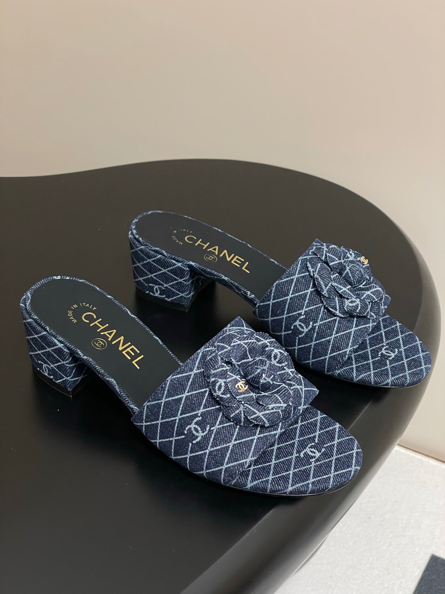 CC 25S Sandal Flower