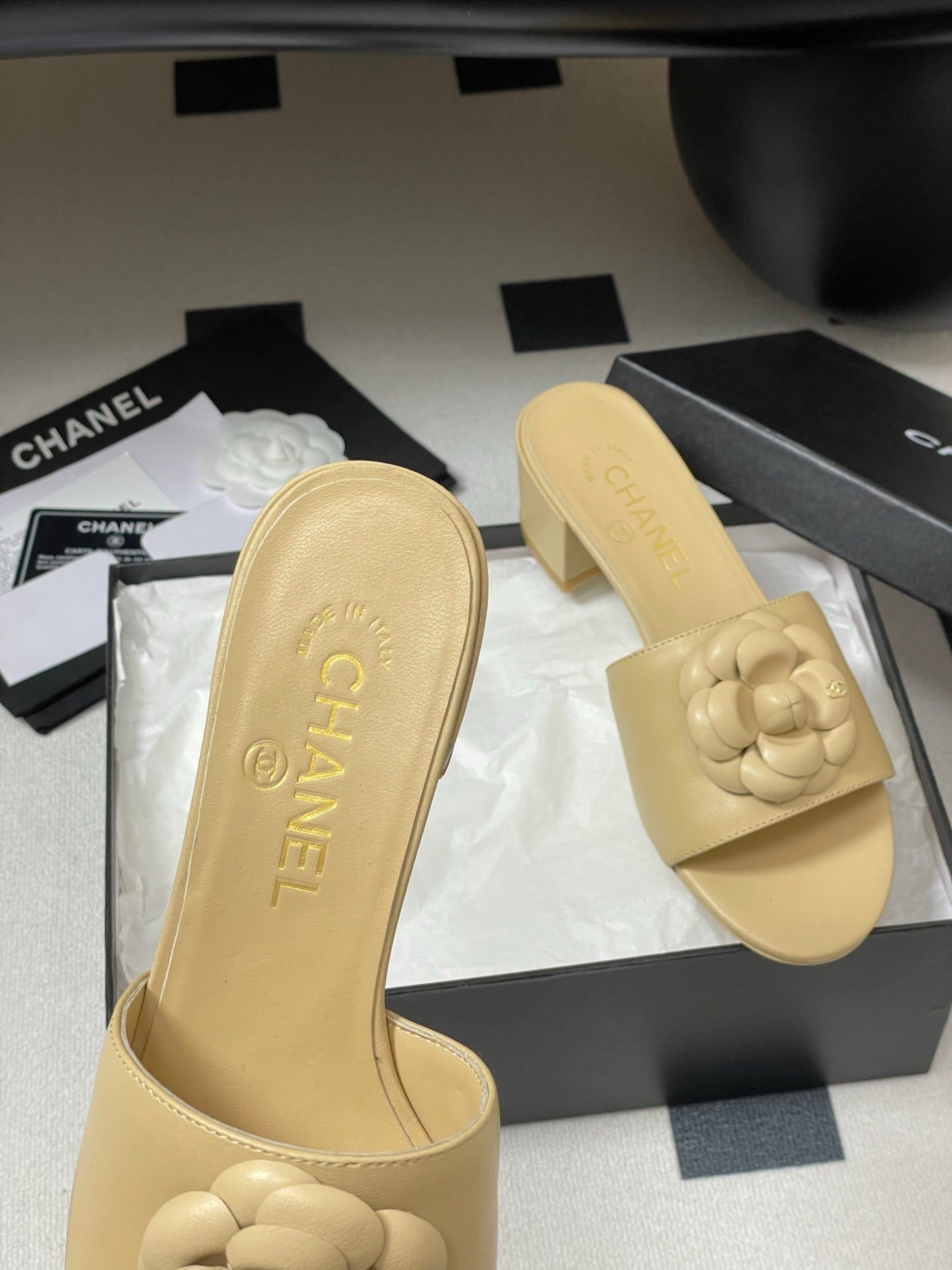 CC 25S Sandal Flower