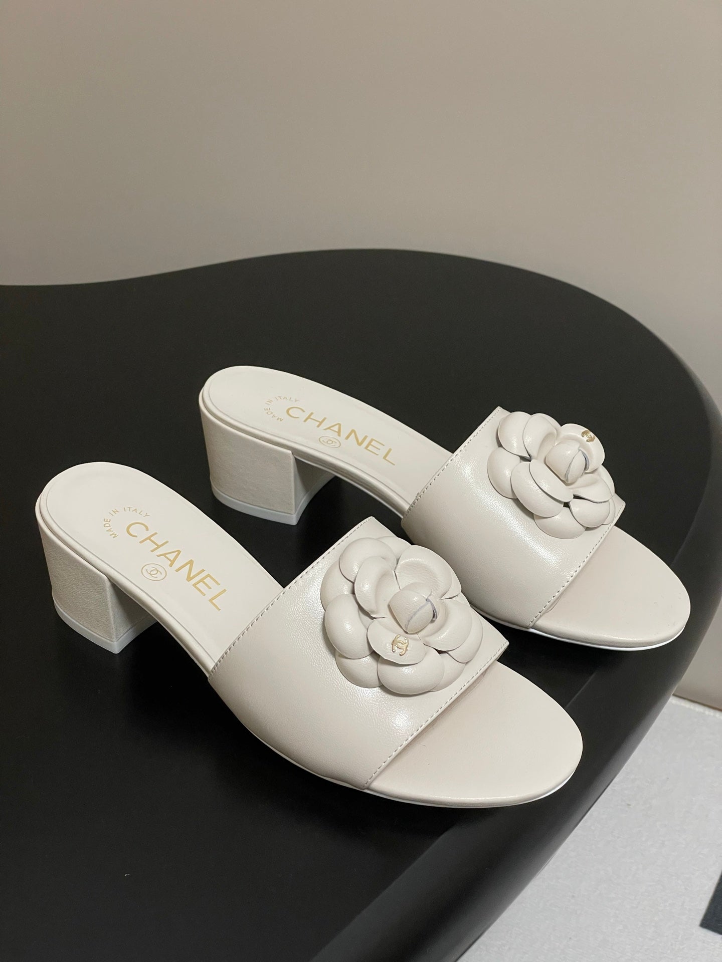CC 25S Sandal Flower