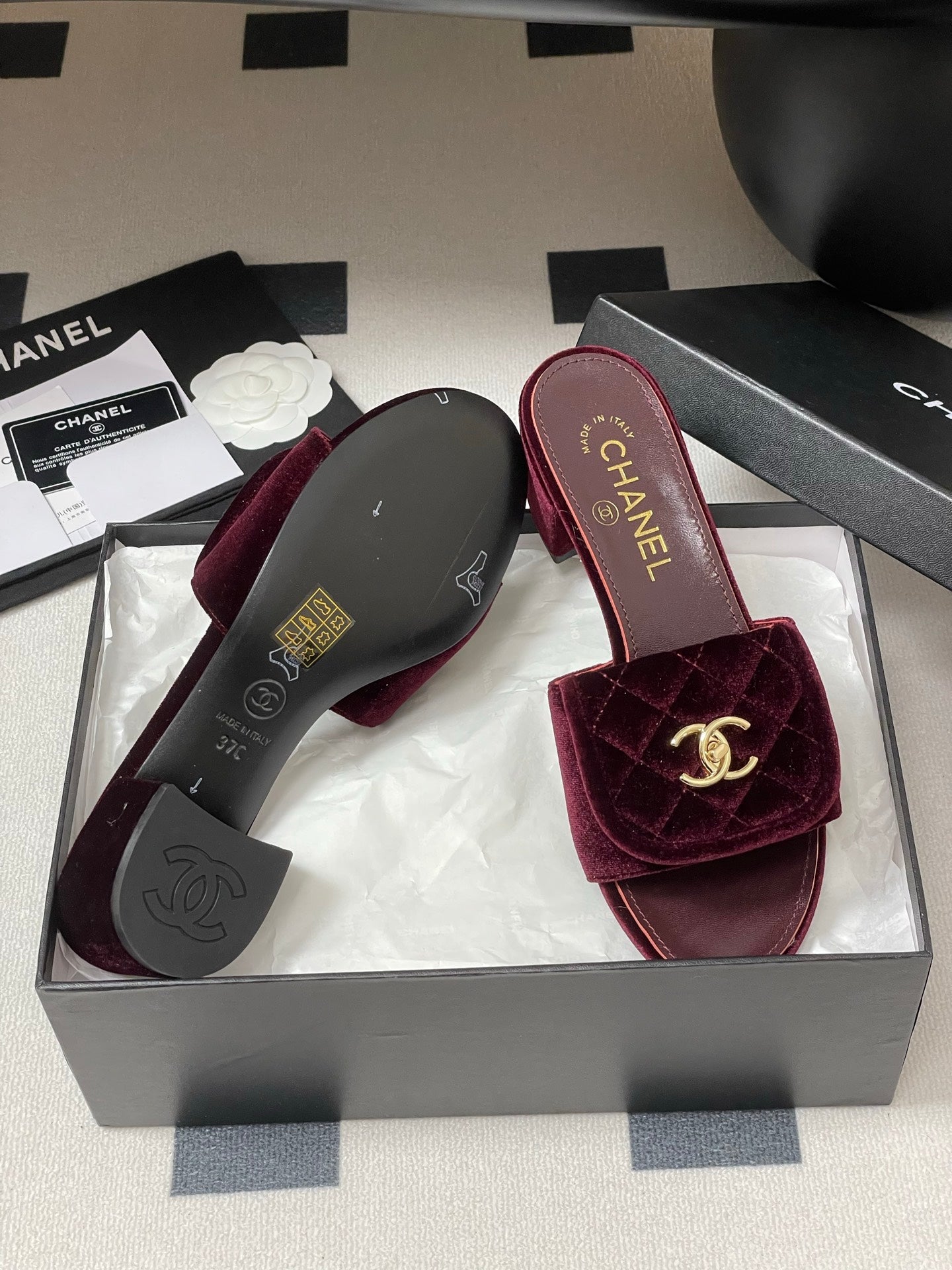 CC 25F Sandal Heel 5cm Quilted