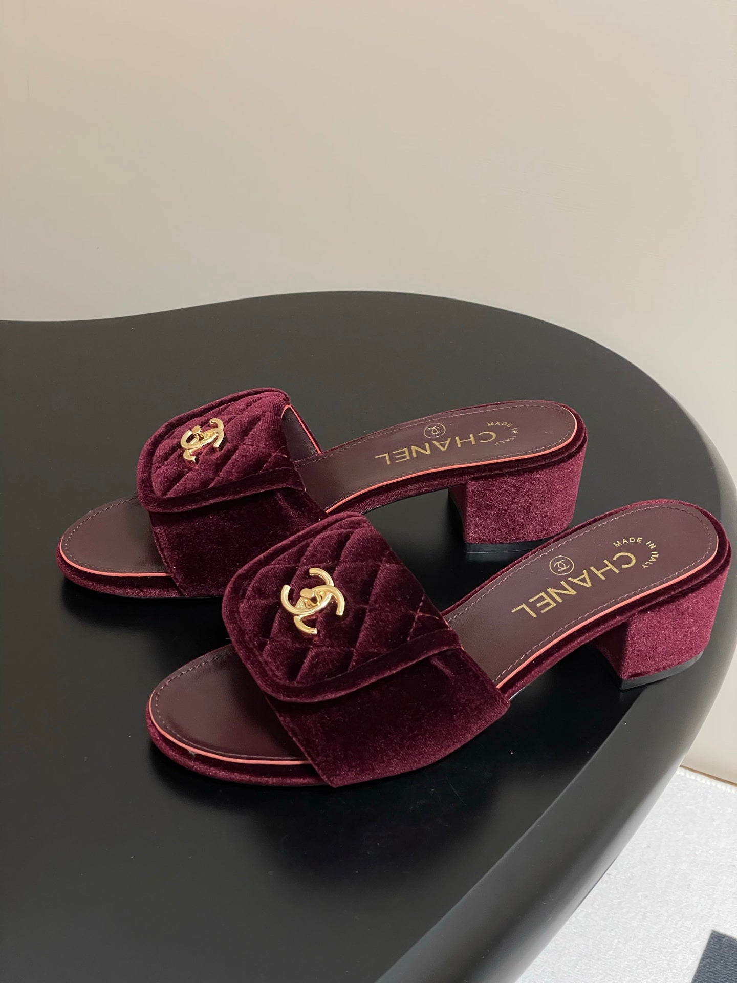 CC 25F Sandal Heel 5cm Quilted