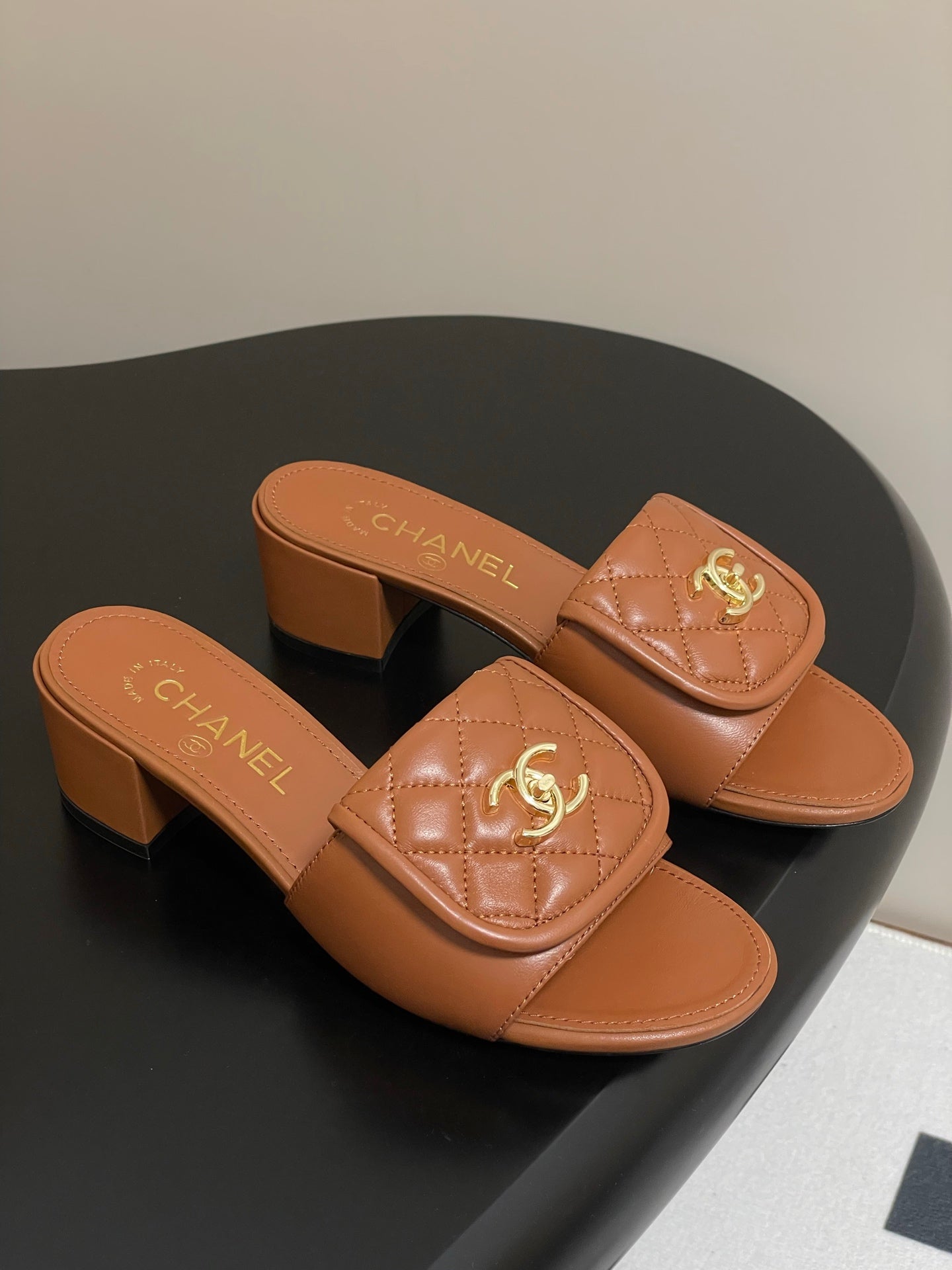 CC 25F Sandal Heel 5cm Quilted