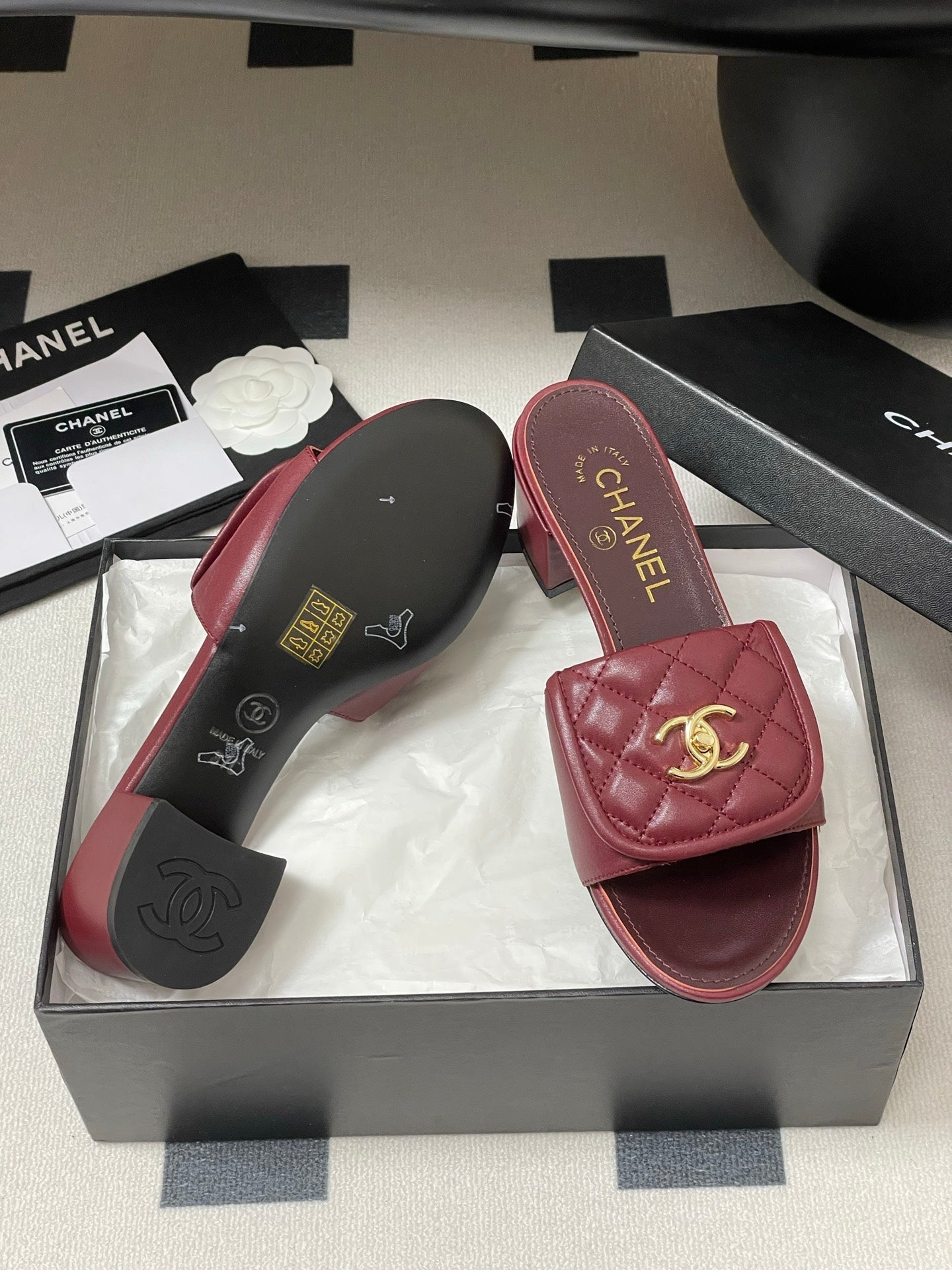 CC 25F Sandal Heel 5cm Quilted