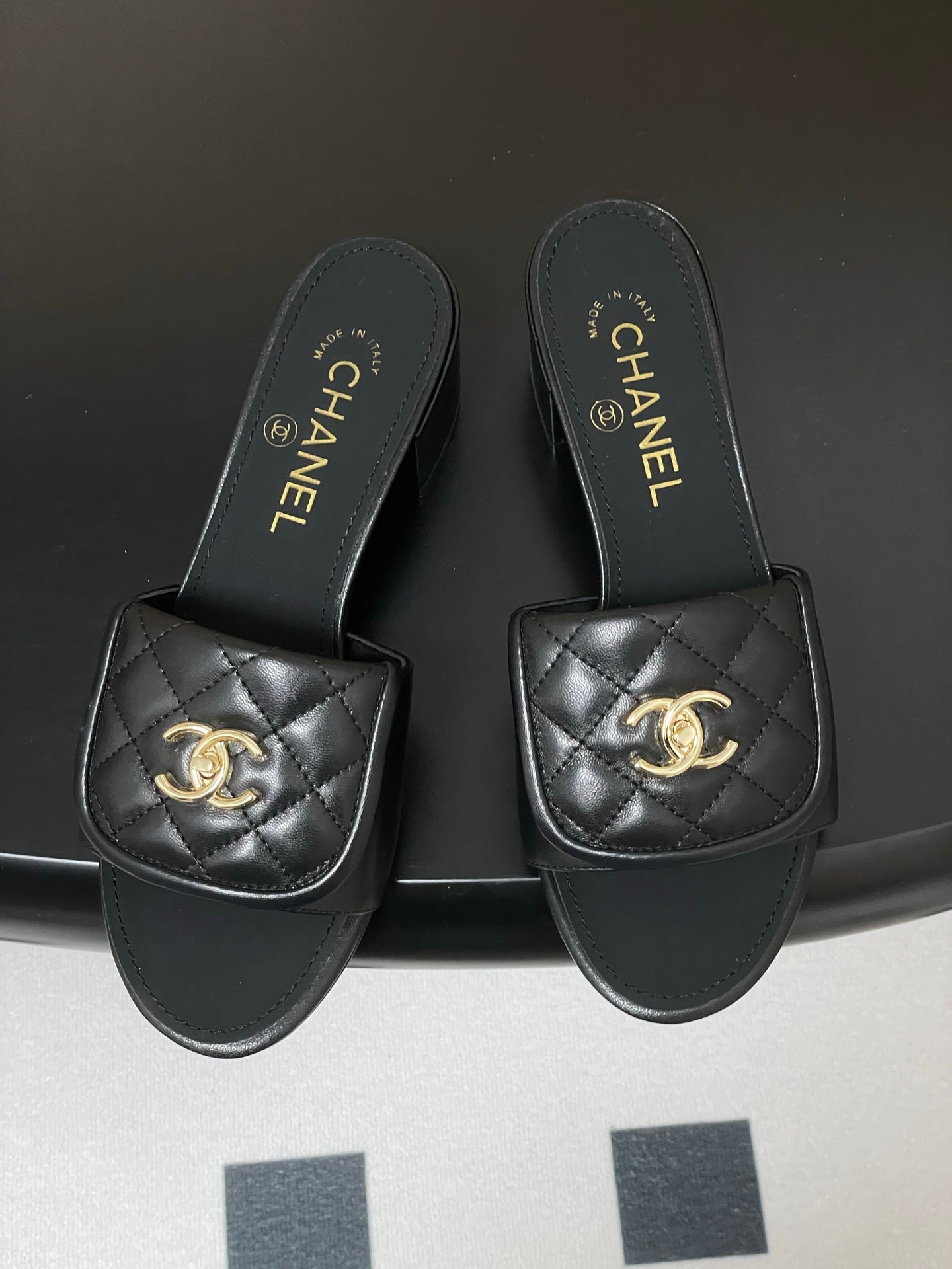 CC 25F Sandal Heel 5cm Quilted