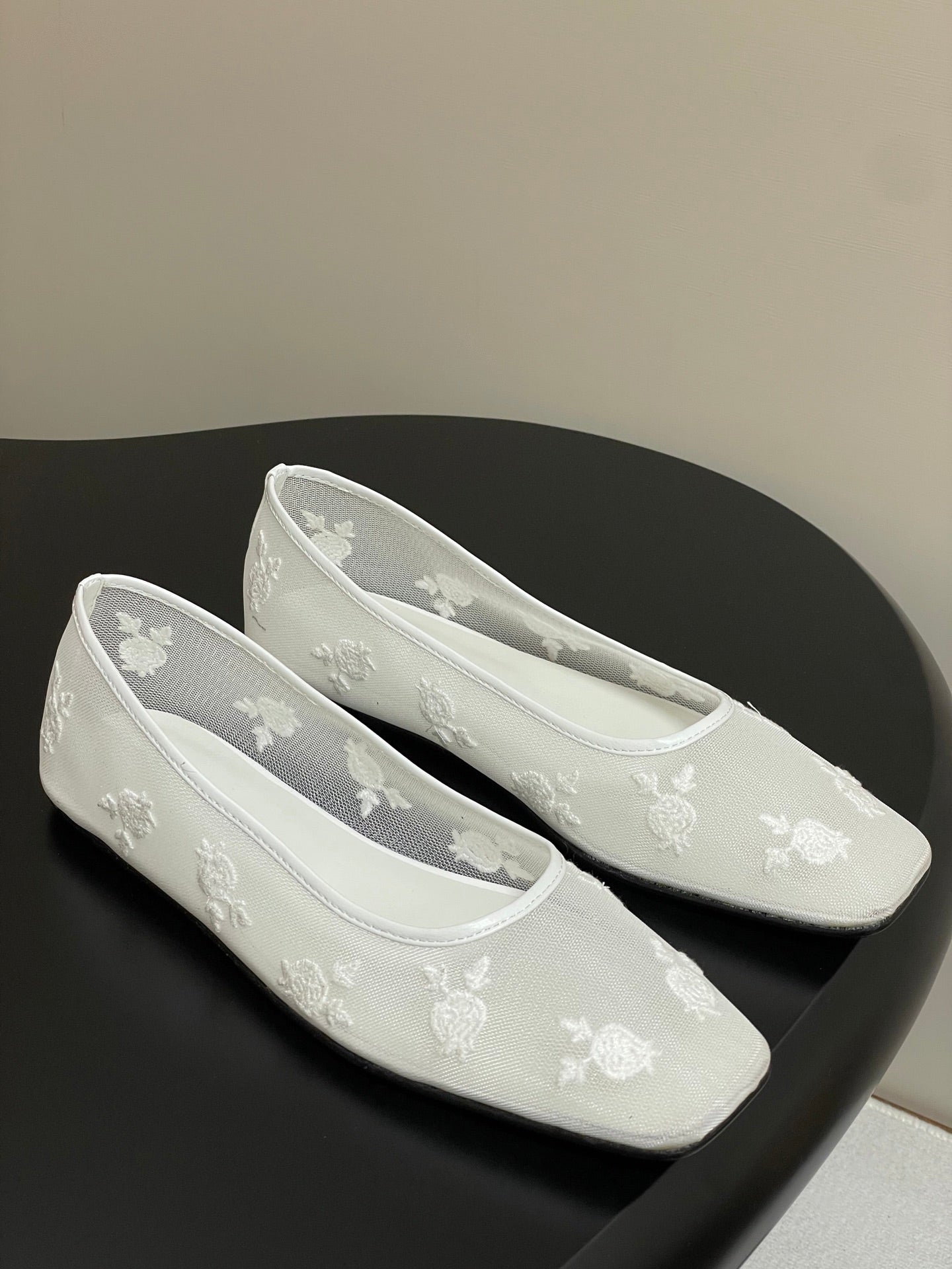 Manolo 25 Ballet Flats White Mesh Fabric 319741