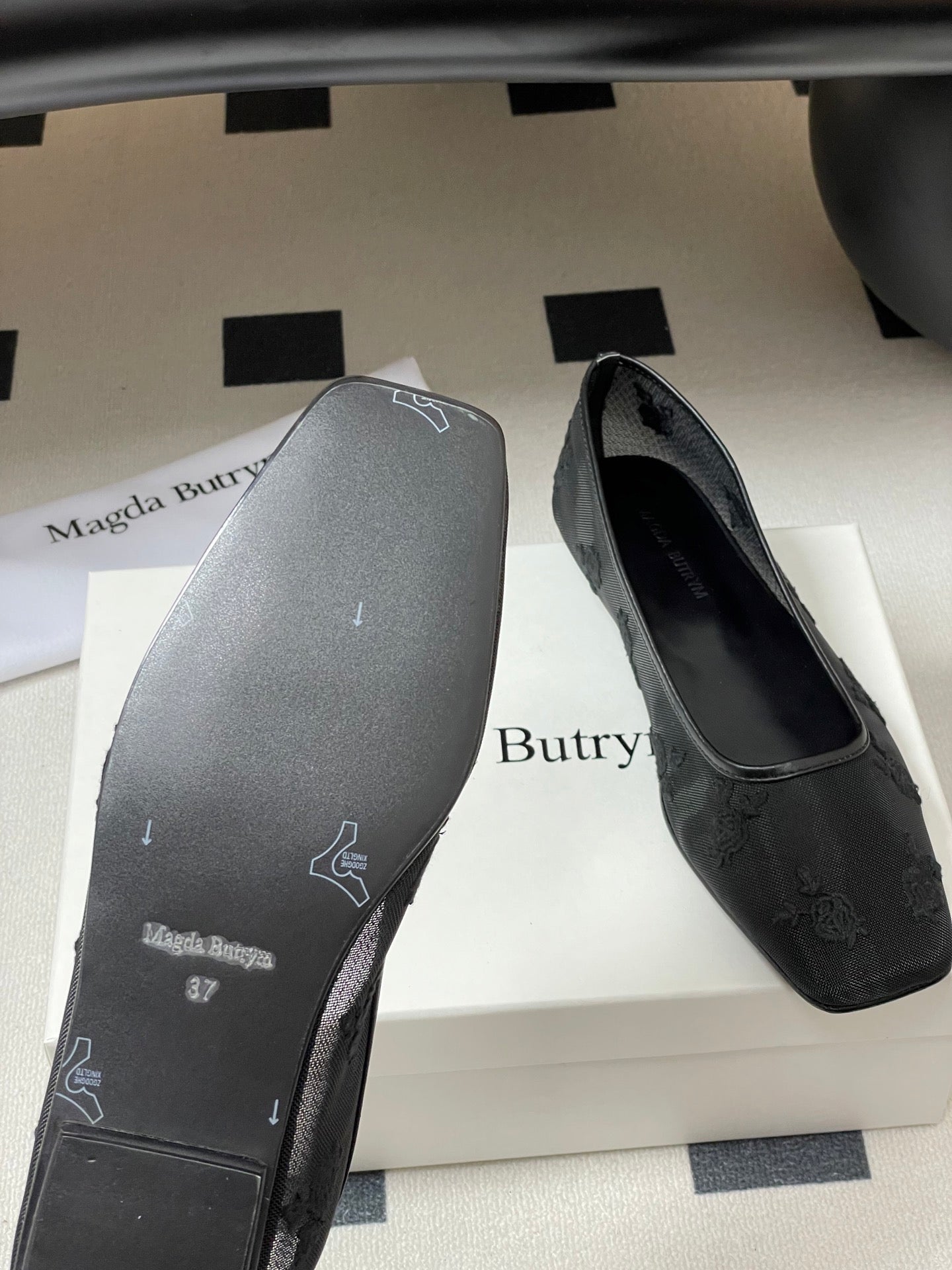 Manolo 25 Ballet Flats Black Mesh Fabric 319742
