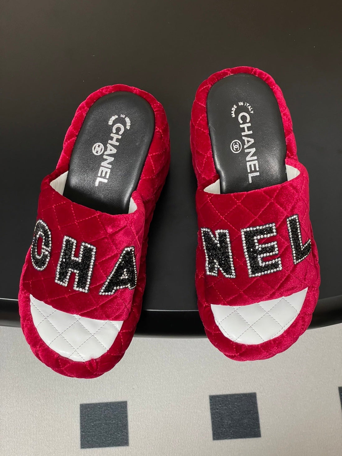 CC 25 Platform Slippers Red Velvet Sheepskin 334238