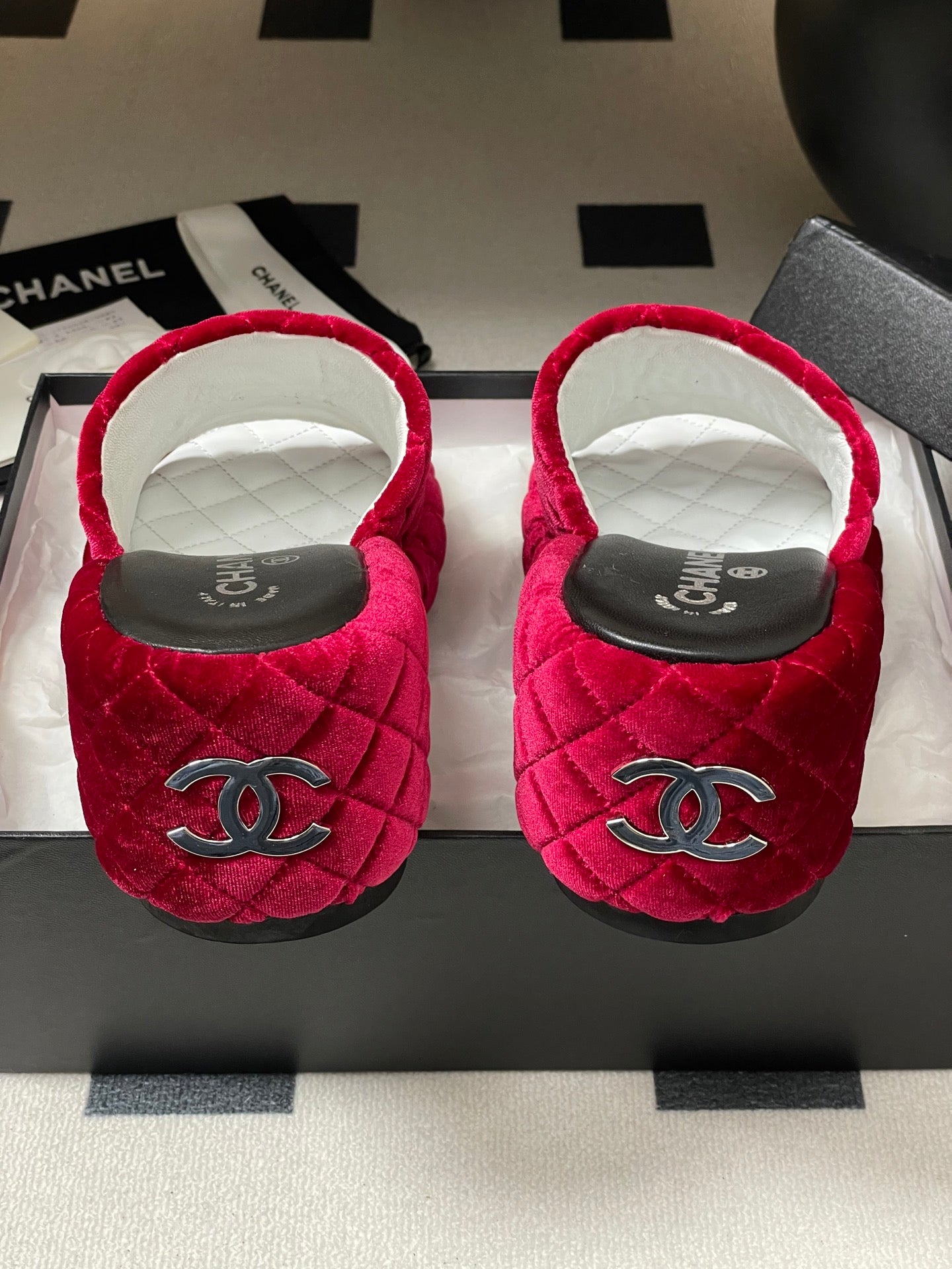 CC 25 Platform Slippers Red Velvet Sheepskin 334238