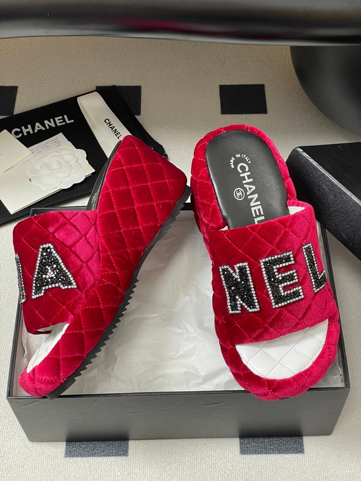 CC 25 Platform Slippers Red Velvet Sheepskin 334238