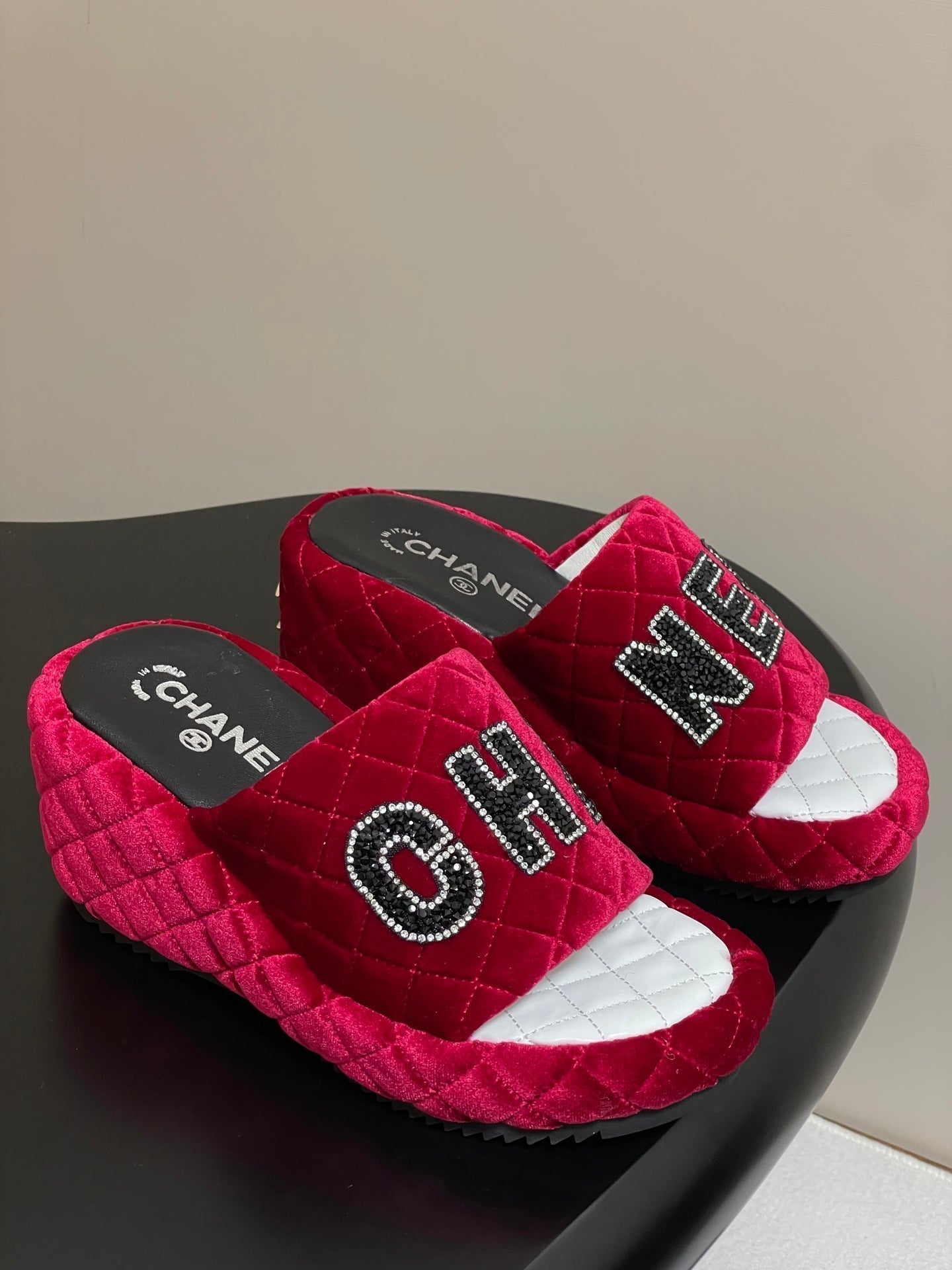 CC 25 Platform Slippers Red Velvet Sheepskin 334238