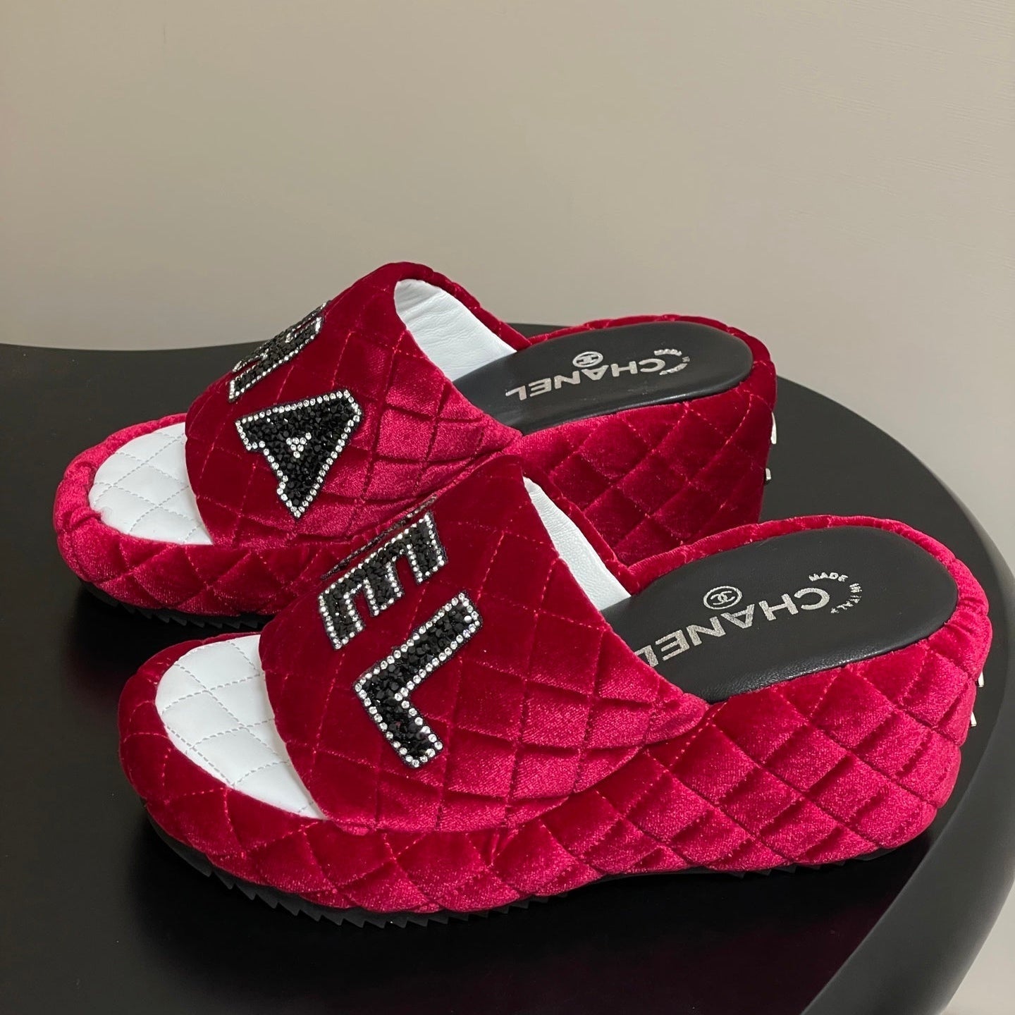 CC 25 Platform Slippers Red Velvet Sheepskin 334238