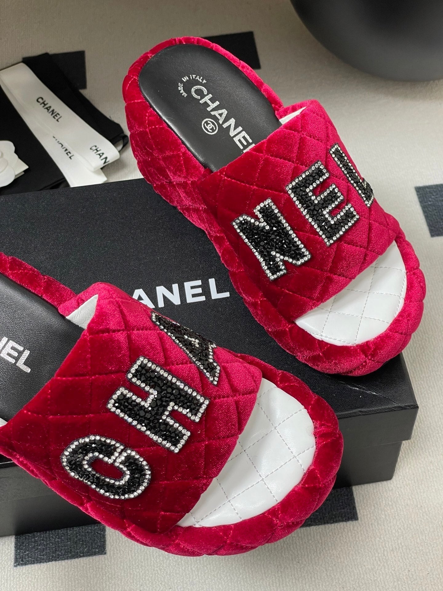 CC 25 Platform Slippers Red Velvet Sheepskin 334238