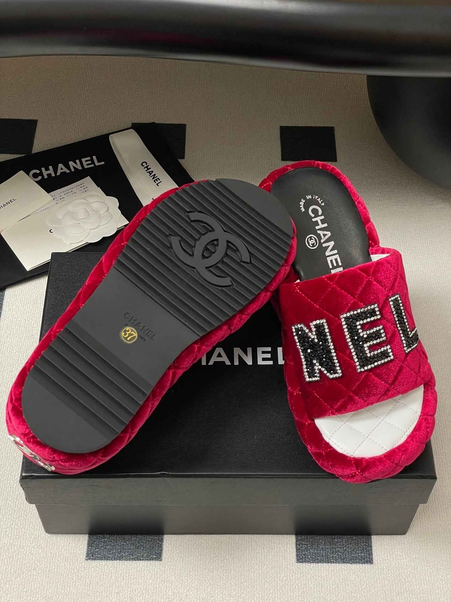 CC 25 Platform Slippers Red Velvet Sheepskin 334238