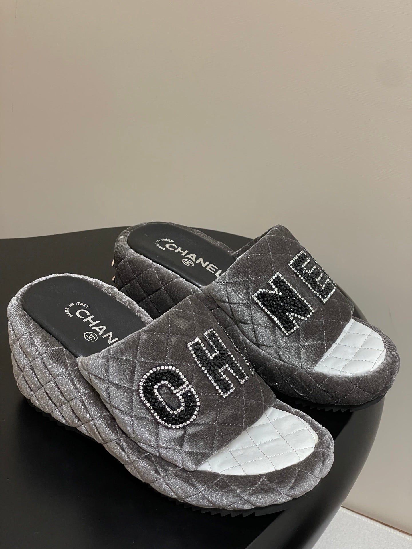 CC 25 Platform Slippers Grey Velvet Sheepskin 334239