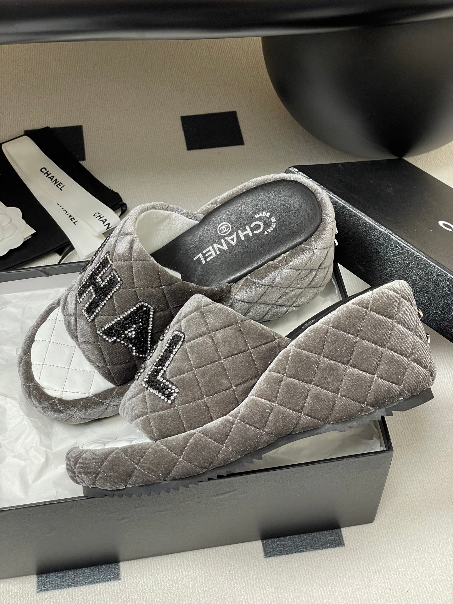 CC 25 Platform Slippers Grey Velvet Sheepskin 334239