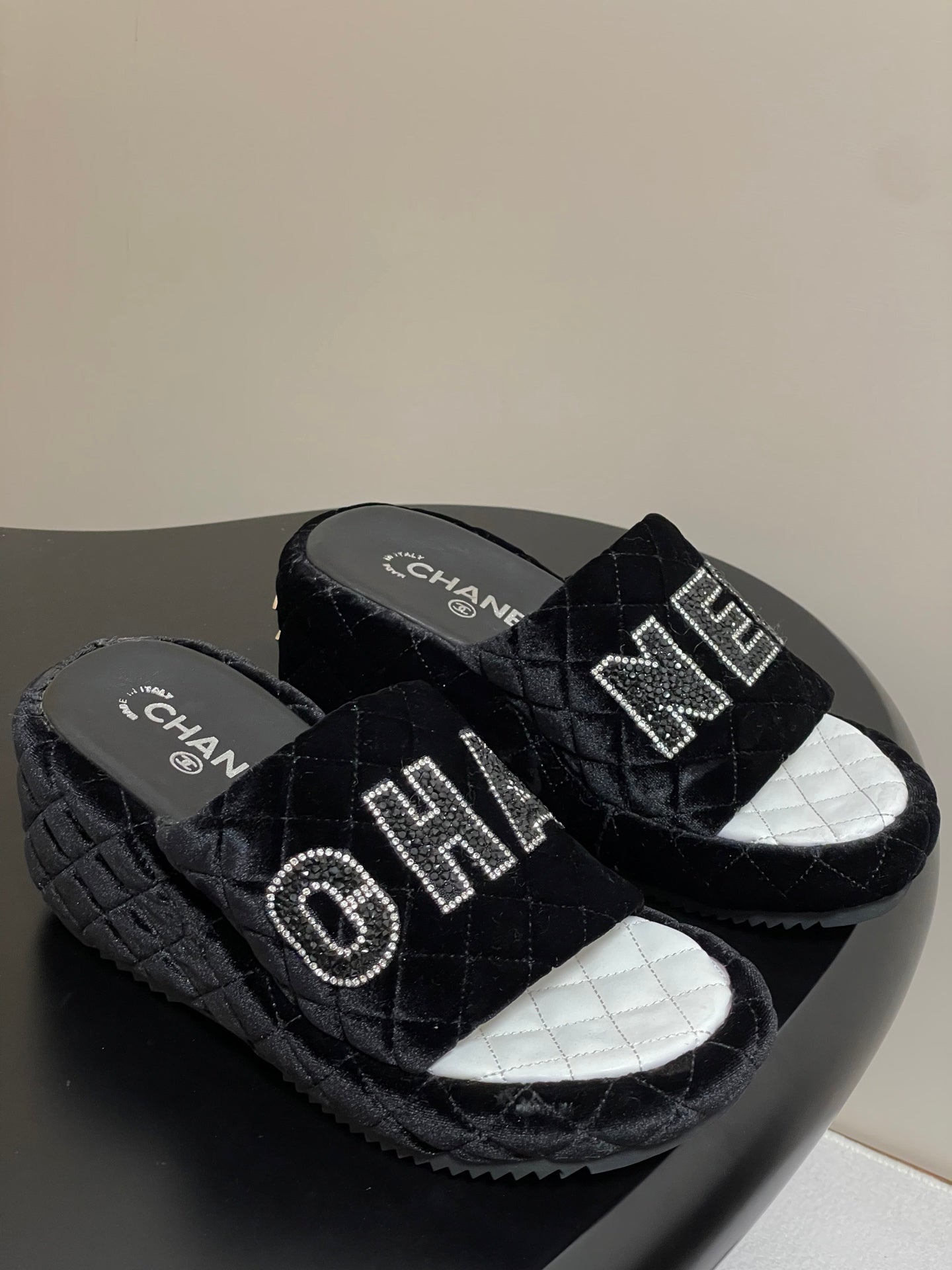 CC 25 Platform Slippers Black Velvet Sheepskin 334240