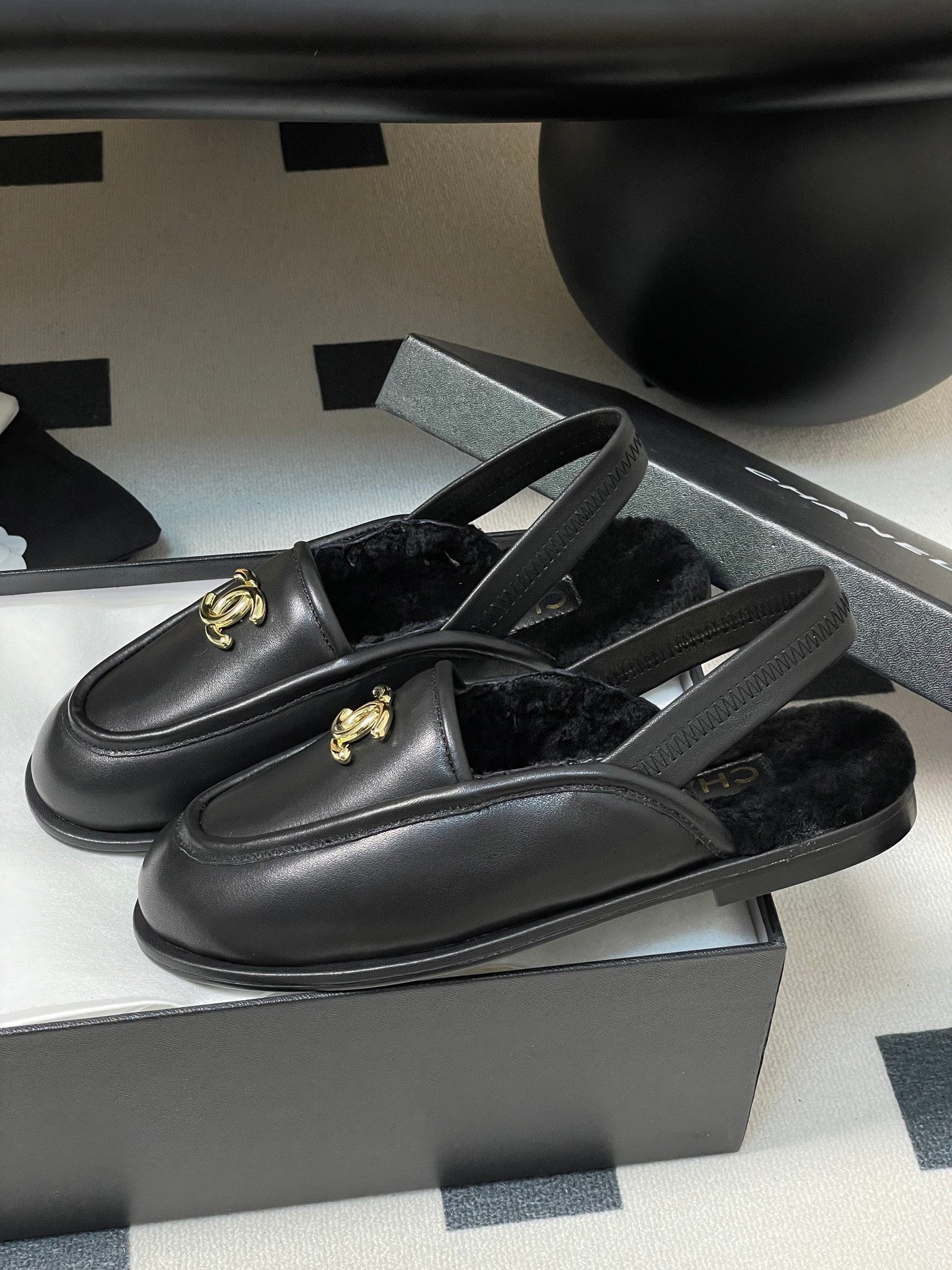CC 25A Slingback Loafer Black Sherpa Calfskin