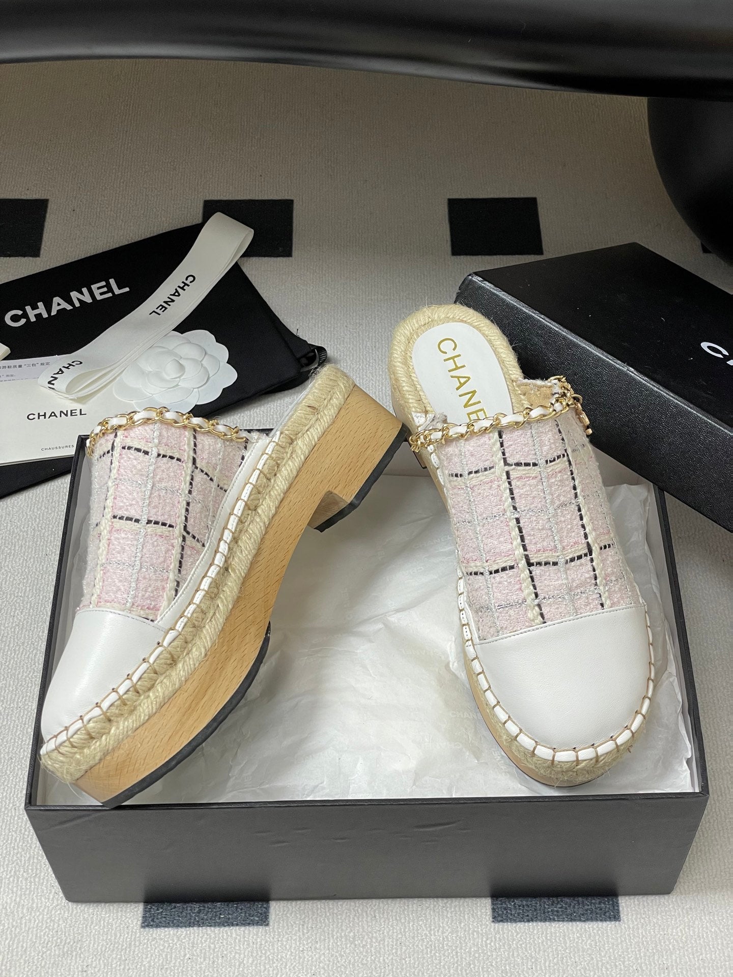 CC 25 Mules Tweed Pink Sheepskin 356397