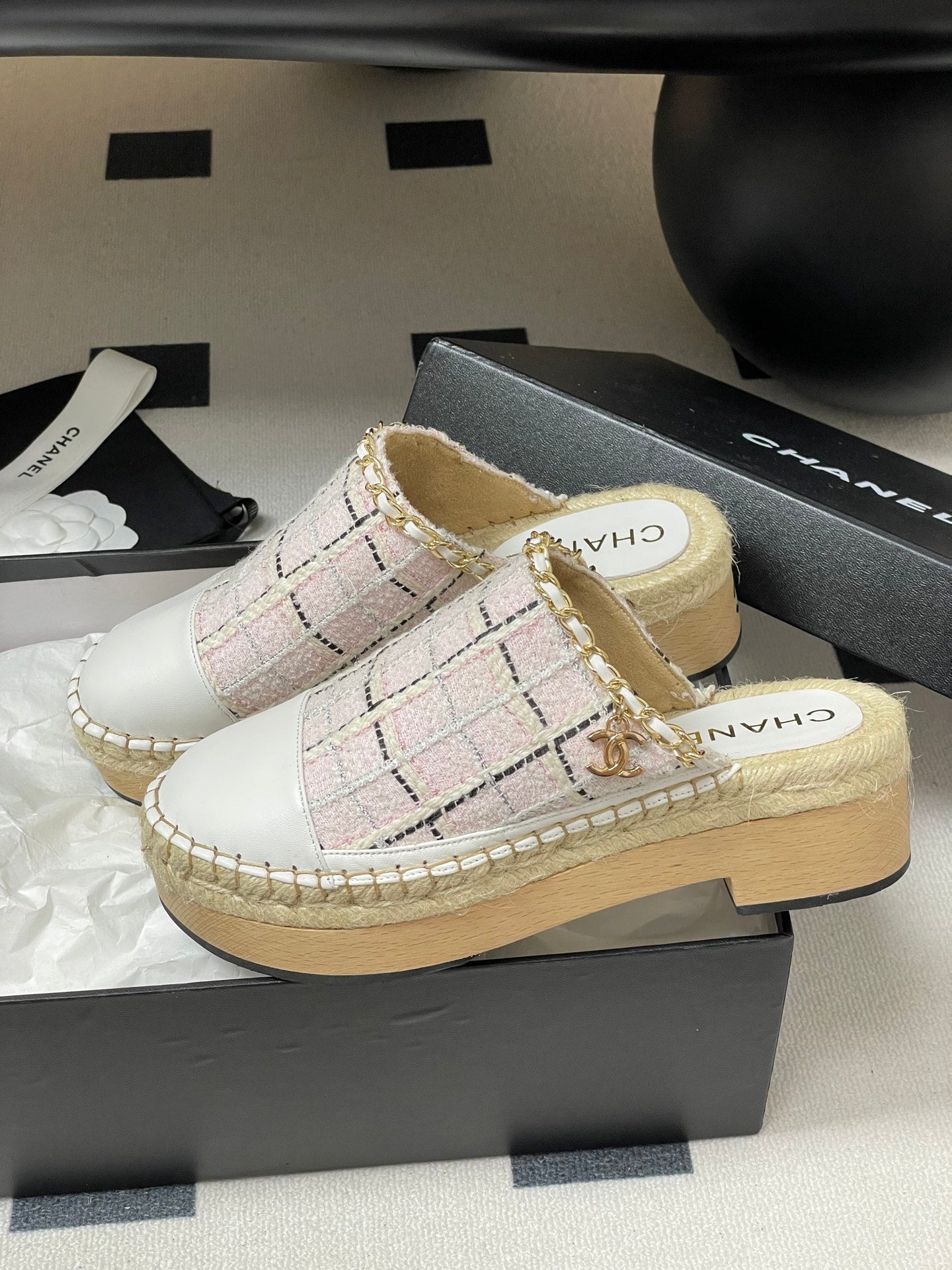 CC 25 Mules Tweed Pink Sheepskin 356397