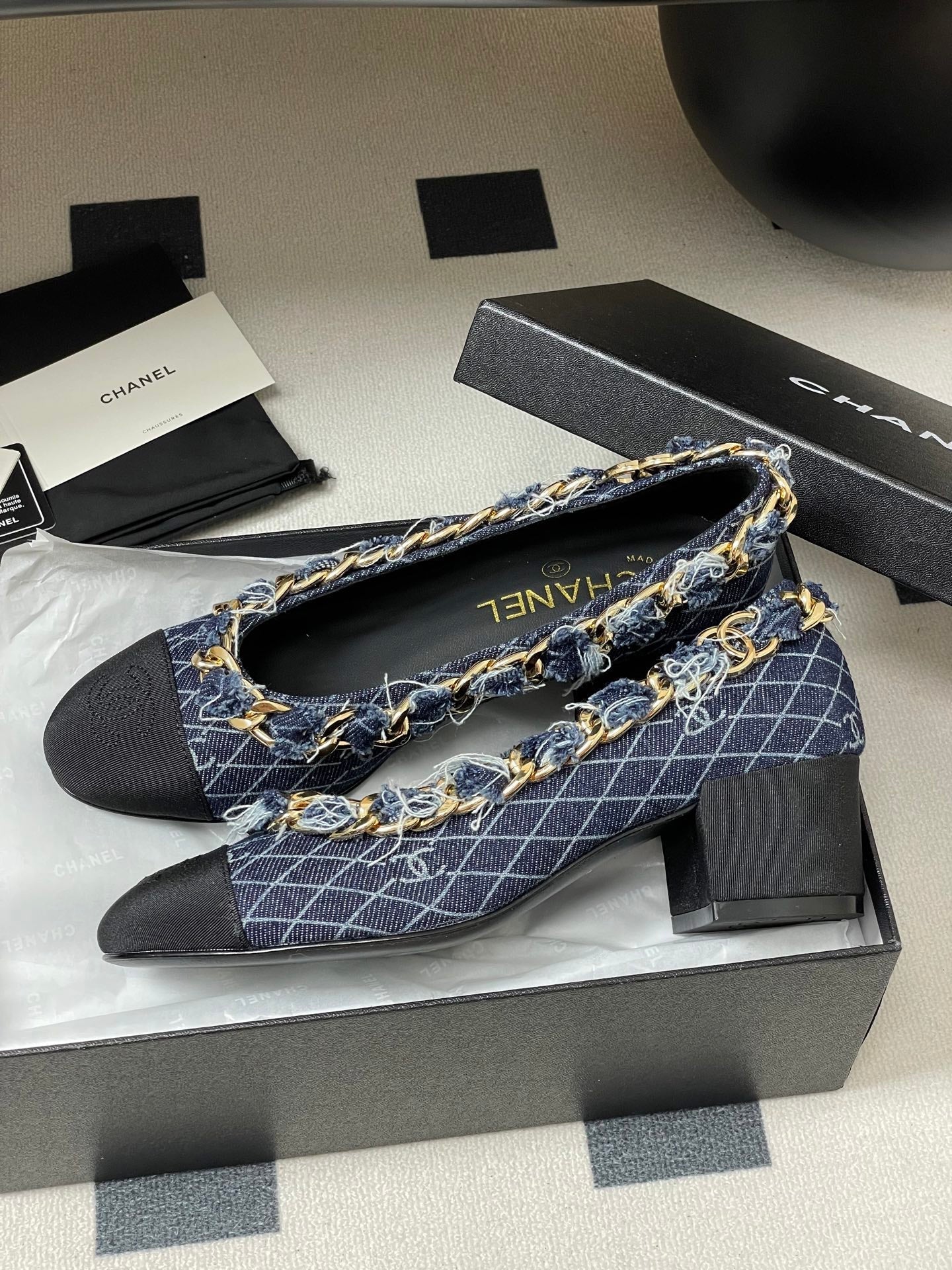 Chanel 25A 55mm Pump Big Chain Double C Dark Blue Denim Sheepskin 393811