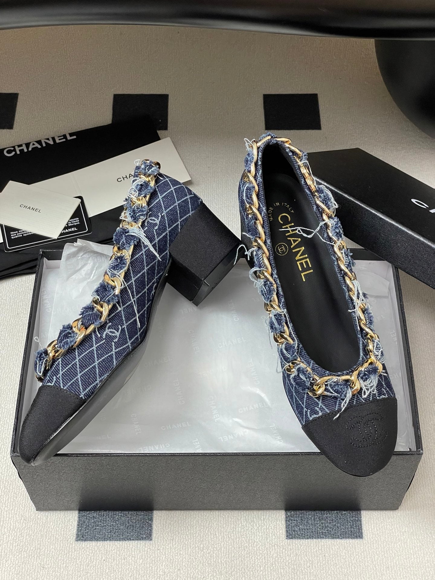 Chanel 25A 55mm Pump Big Chain Double C Dark Blue Denim Sheepskin 393811