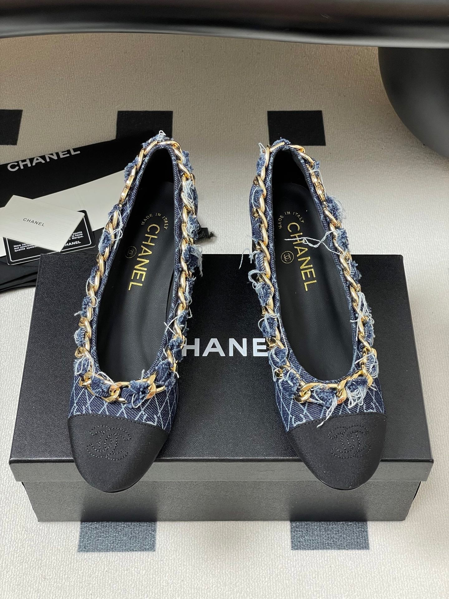 Chanel 25A 55mm Pump Big Chain Double C Dark Blue Denim Sheepskin 393811