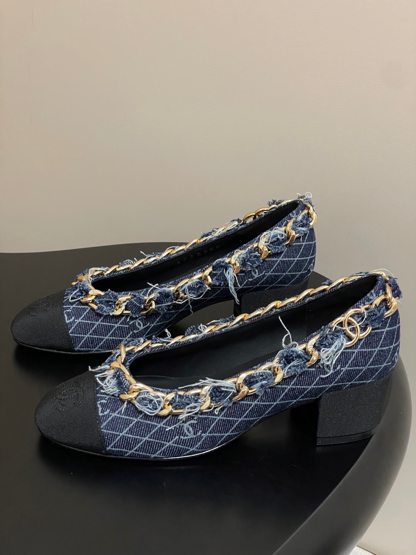 Chanel 25A 55mm Pump Big Chain Double C Dark Blue Denim Sheepskin 393811