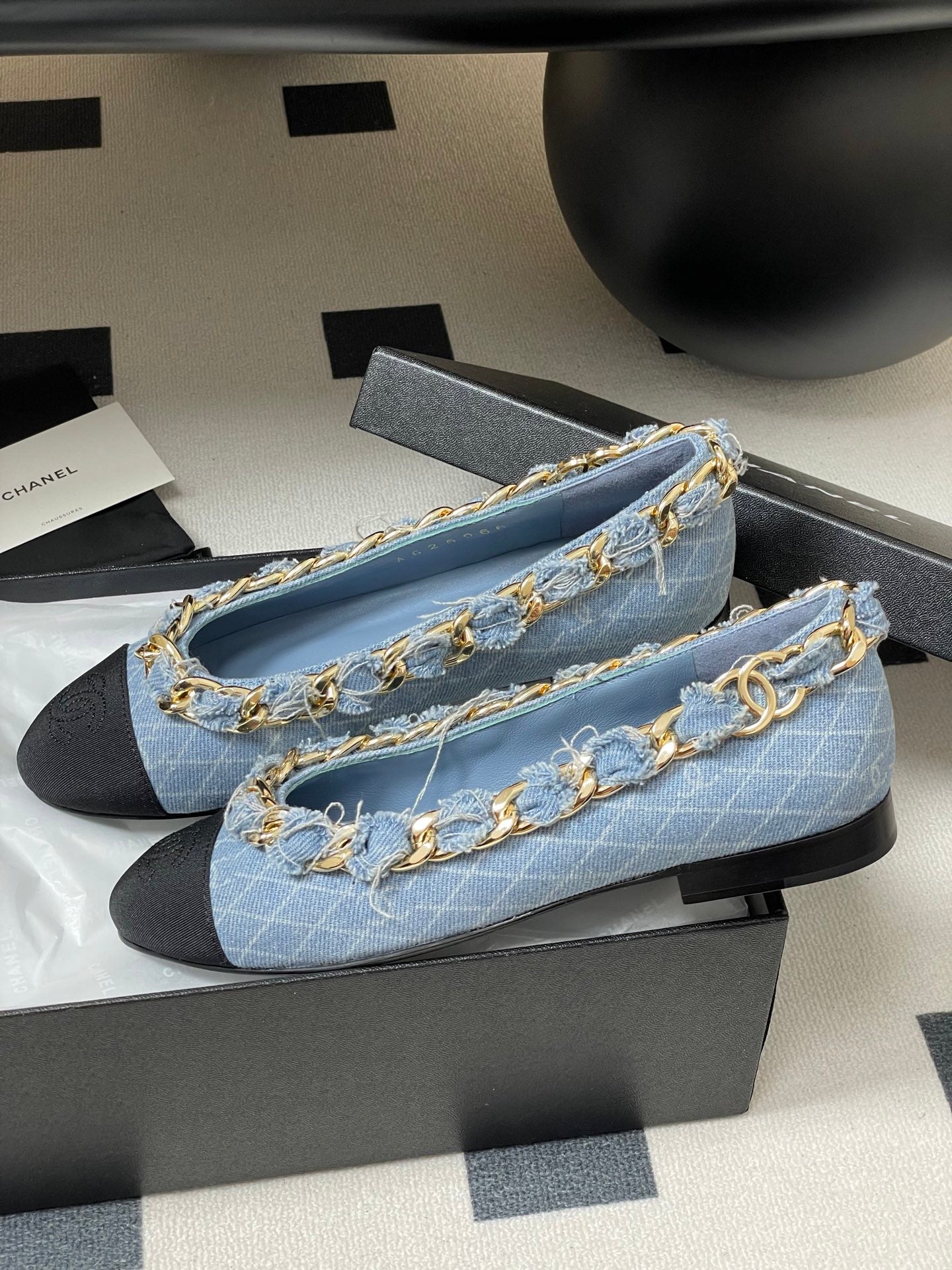 Chanel 25A Ballet Flats Big Chain Double C Blue Denim Sheepskin 393817