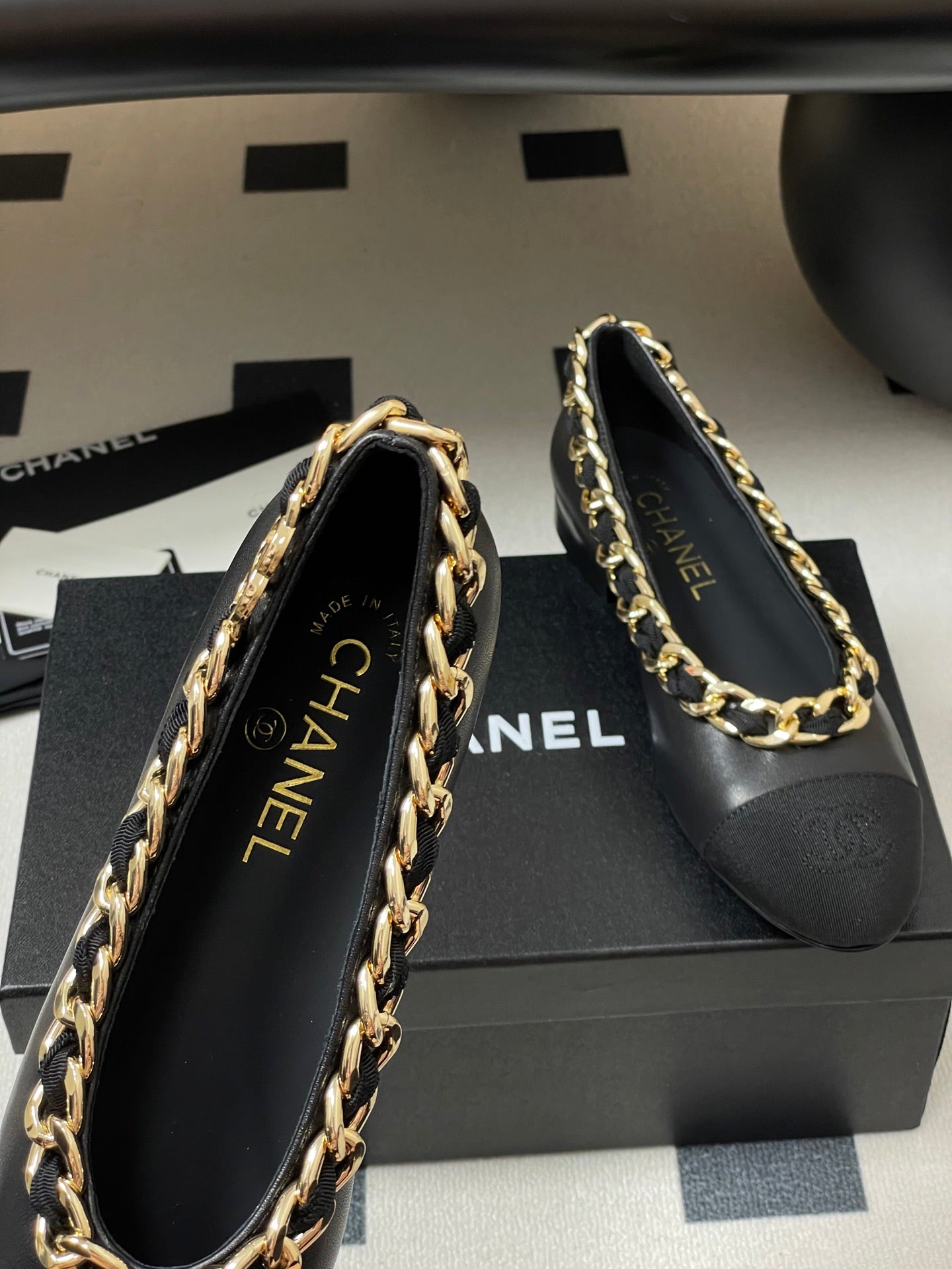 Chanel 25A Ballet Flats Big Chain Double C Black Sheepskin 393820