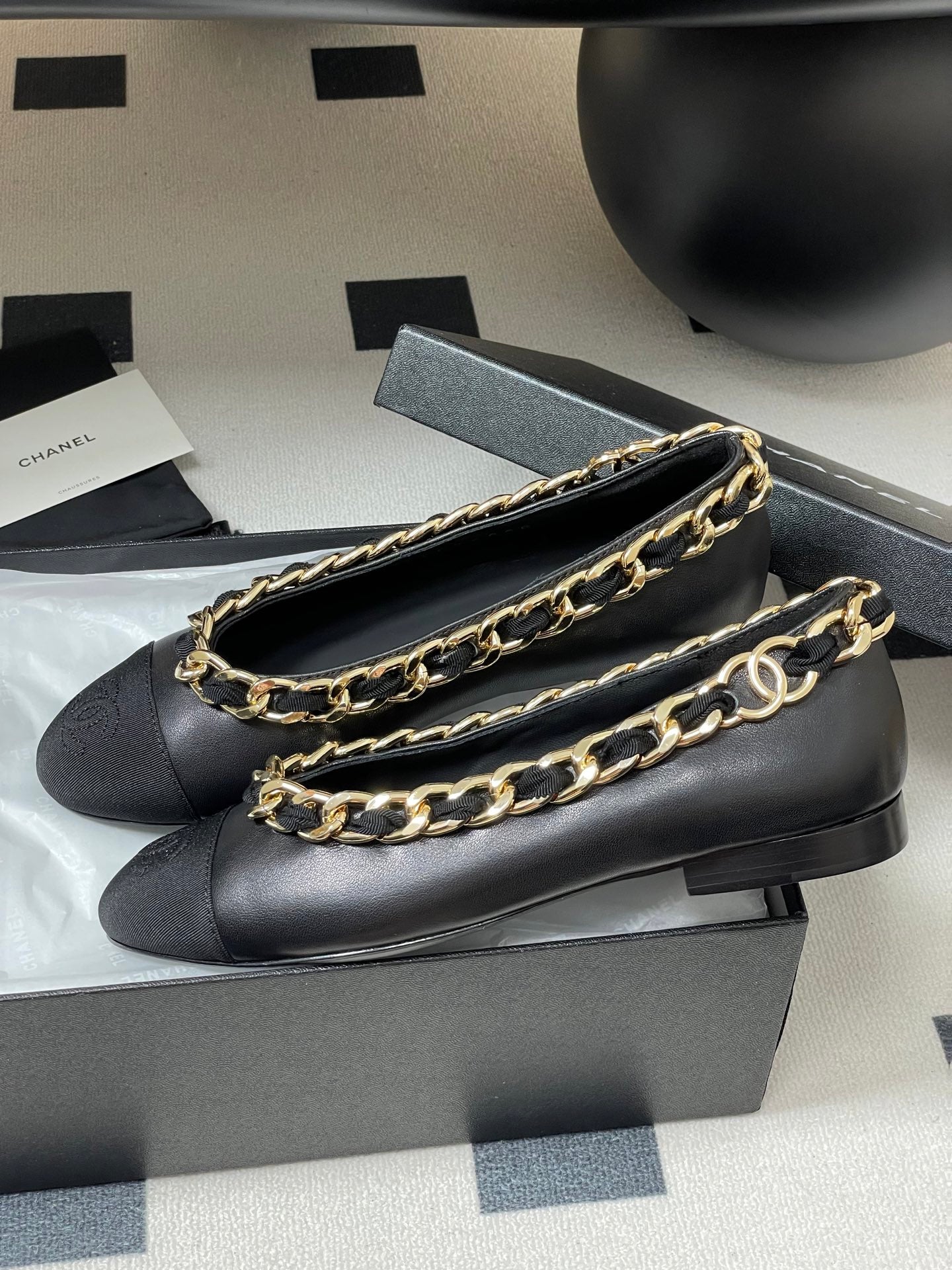 Chanel 25A Ballet Flats Big Chain Double C Black Sheepskin 393820
