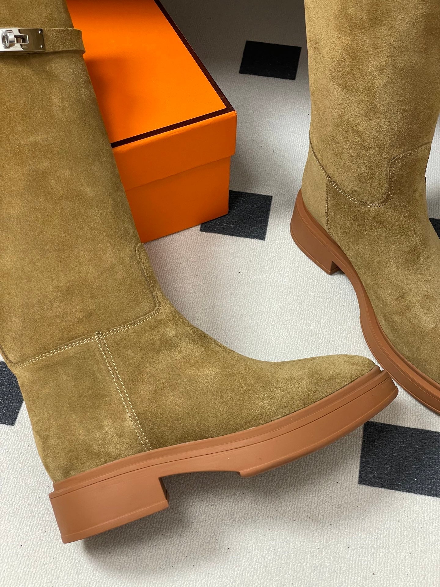 HM Jumping Boots Light Tan Kelly Buckle Suede 423266