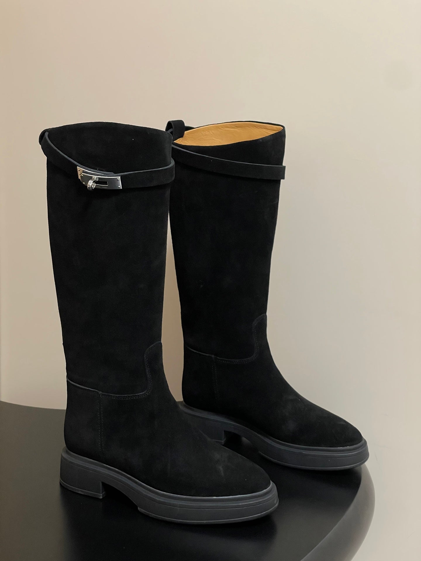 HM Jumping Boots Black Kelly Buckle Suede 423267