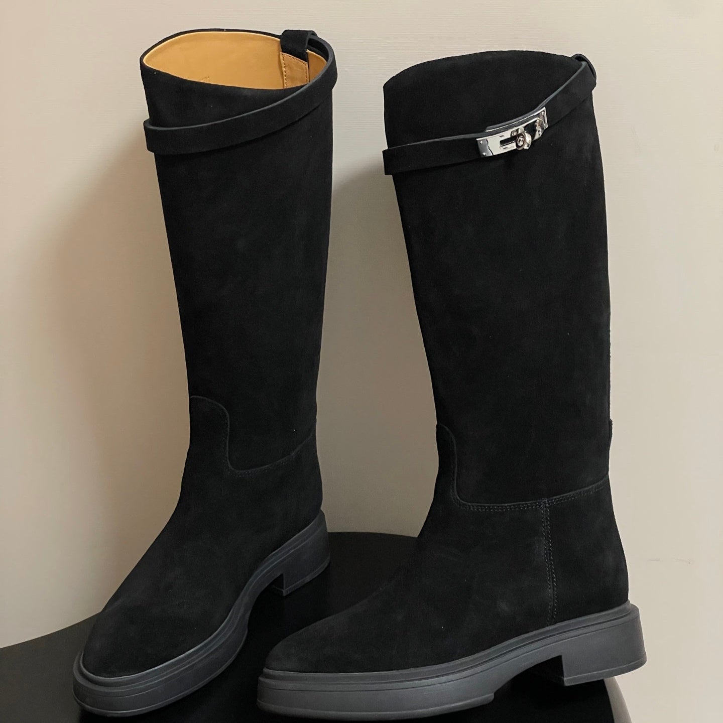 HM Jumping Boots Black Kelly Buckle Suede 423267