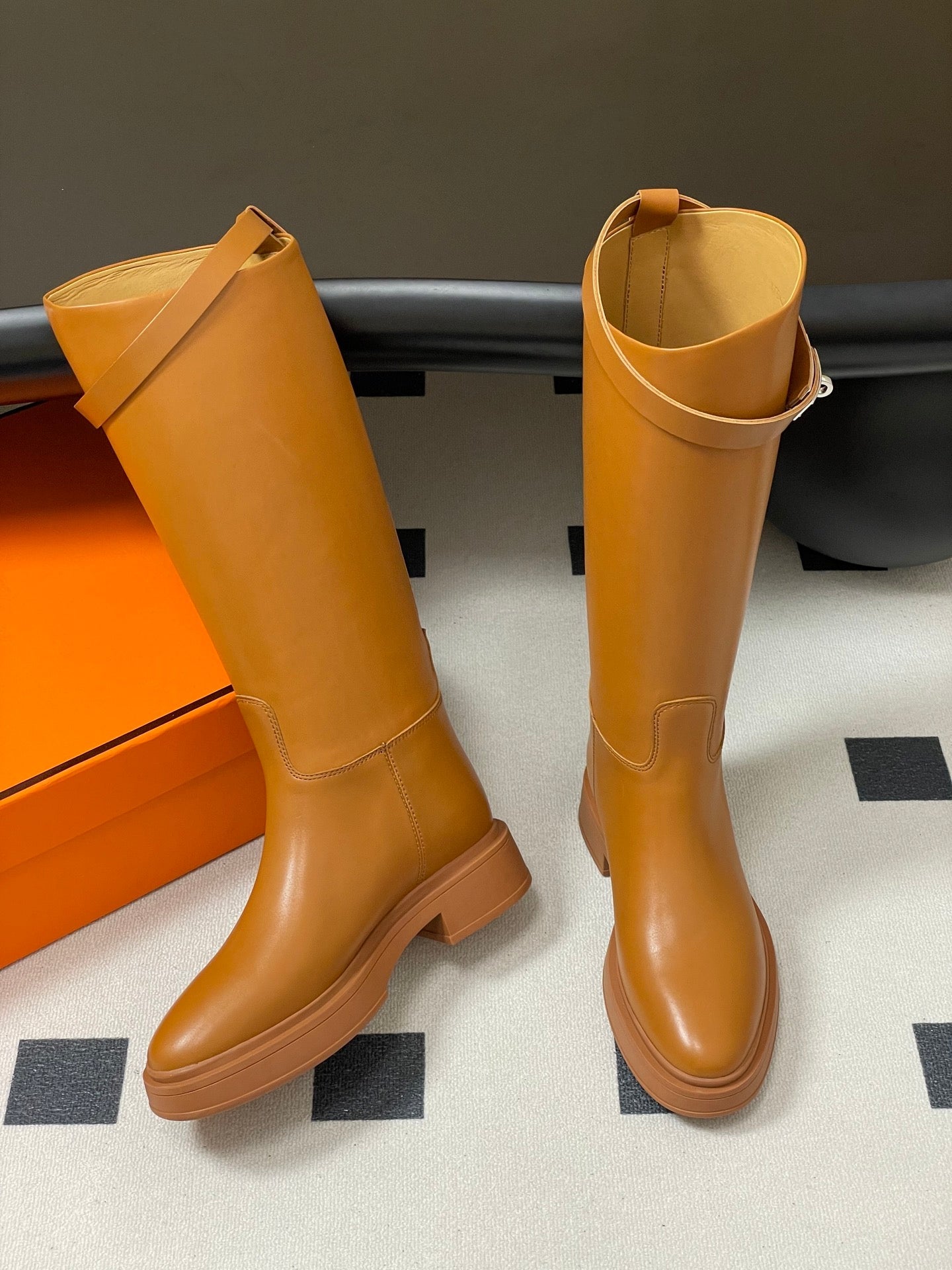 HM Jumping Boots Caramel Brown Kelly Buckle Cowhide Leather