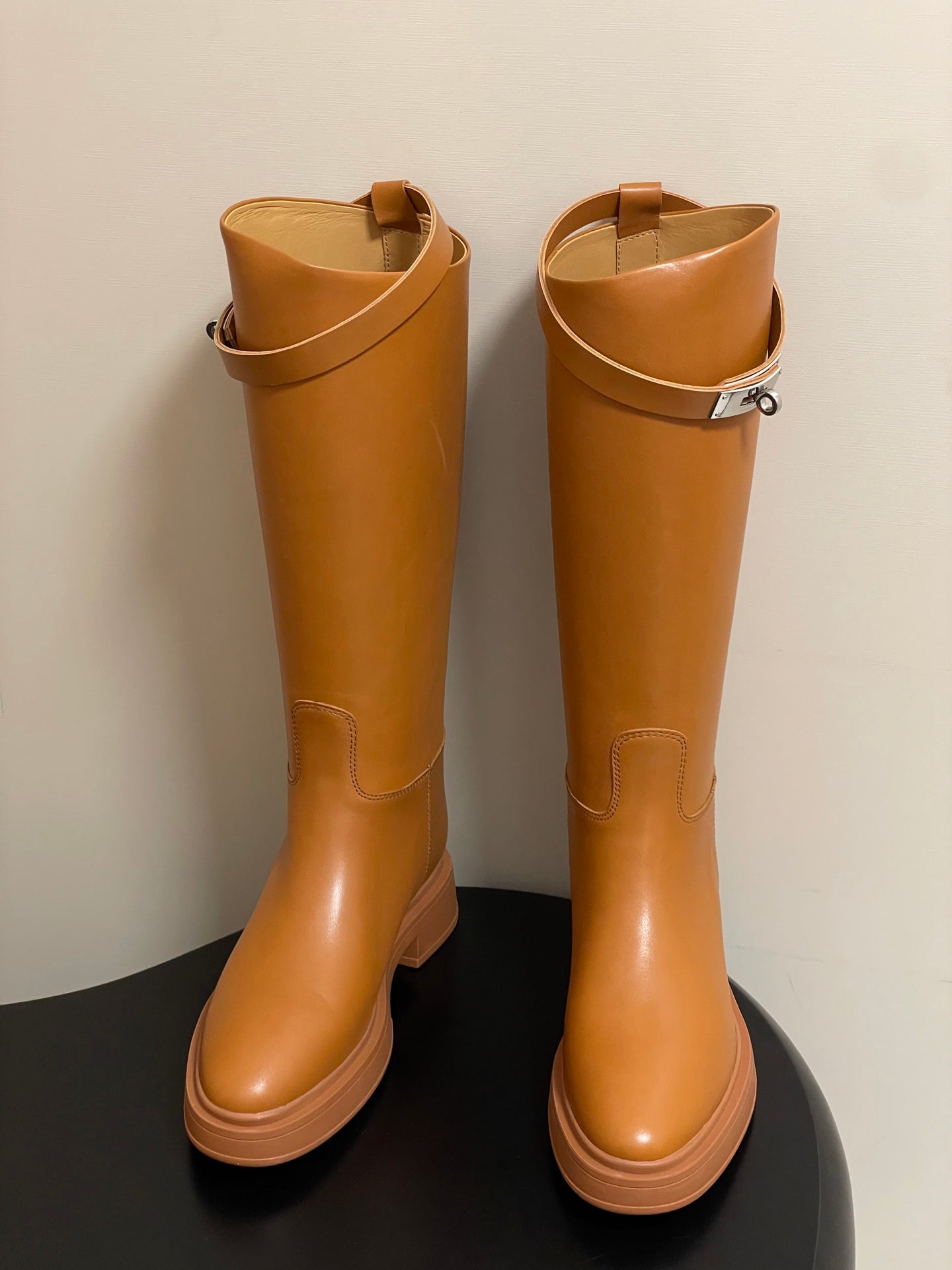 HM Jumping Boots Caramel Brown Kelly Buckle Cowhide Leather