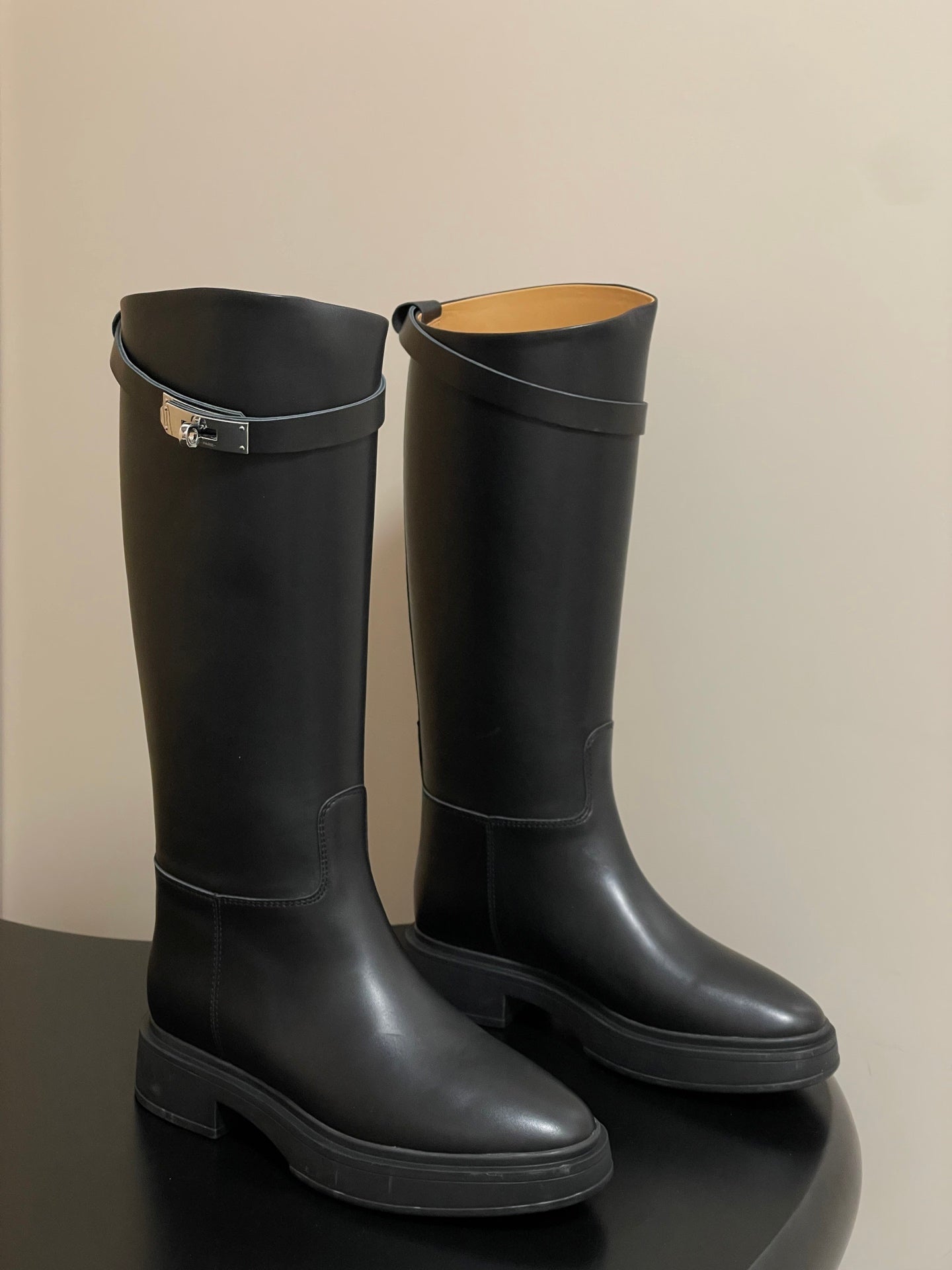 HM Jumping Boots Black Kelly Buckle Cowhide Leather