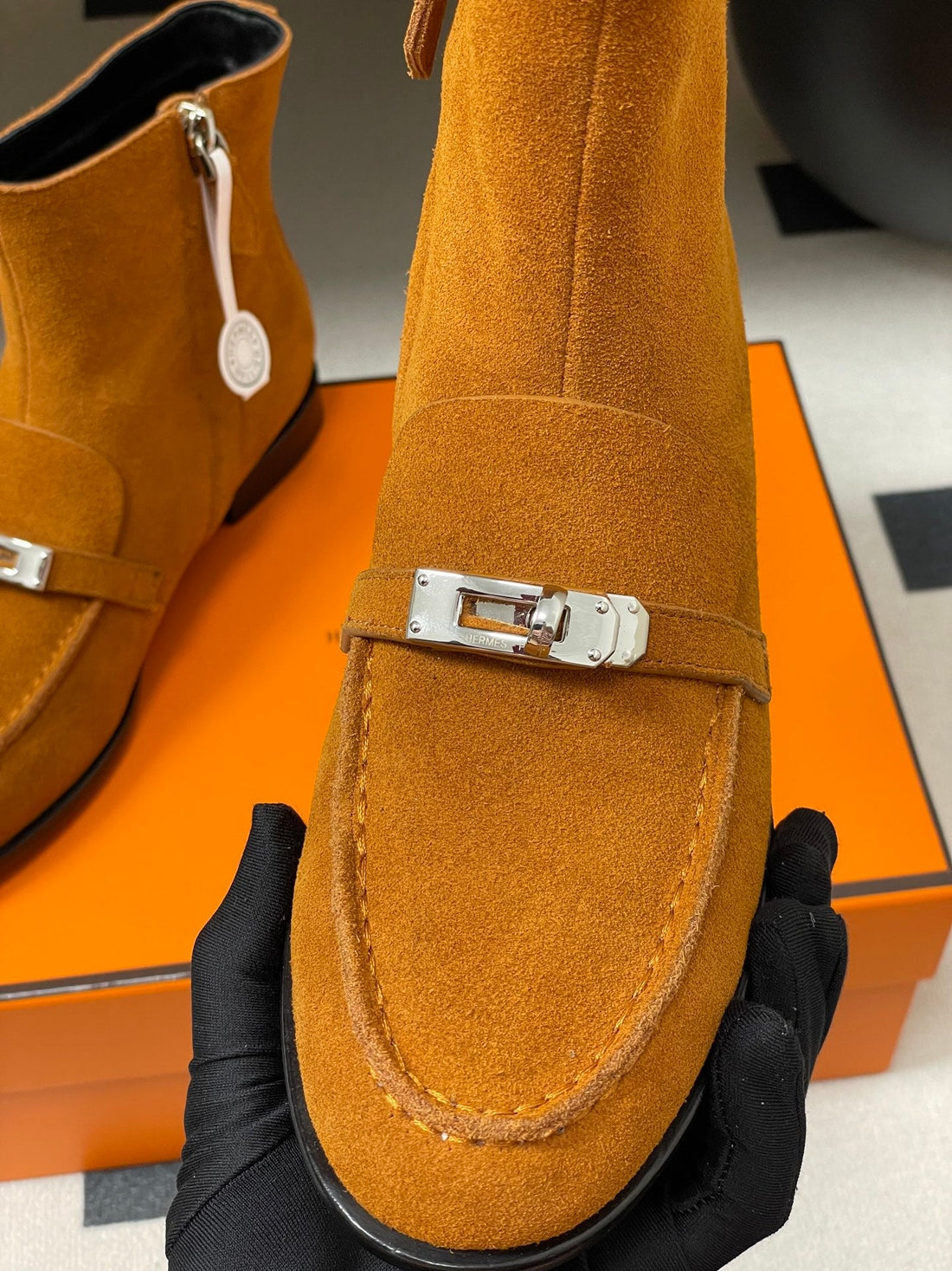 HM  short boots kelly buckle rich burnt orange suede