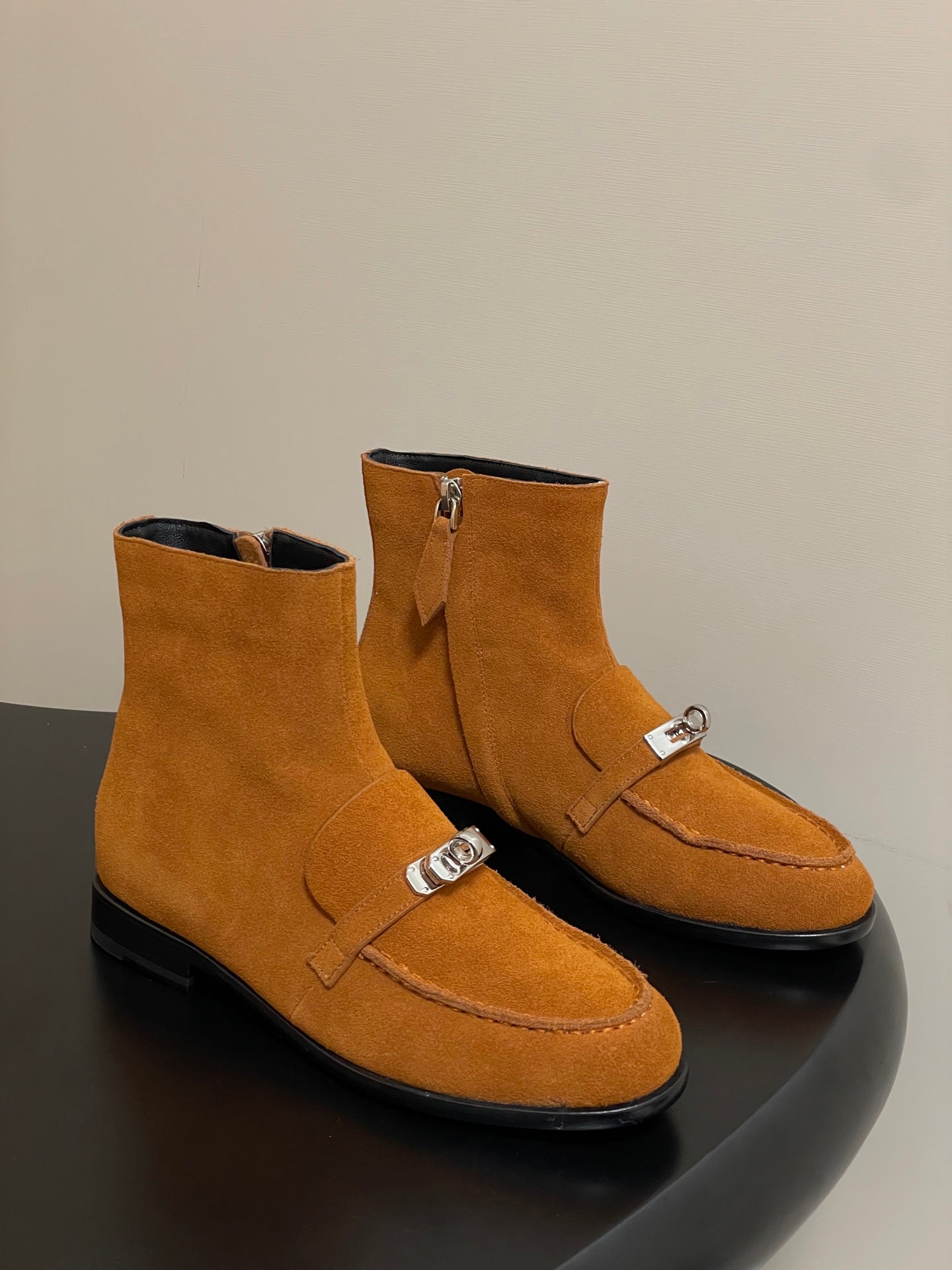 HM  short boots kelly buckle rich burnt orange suede