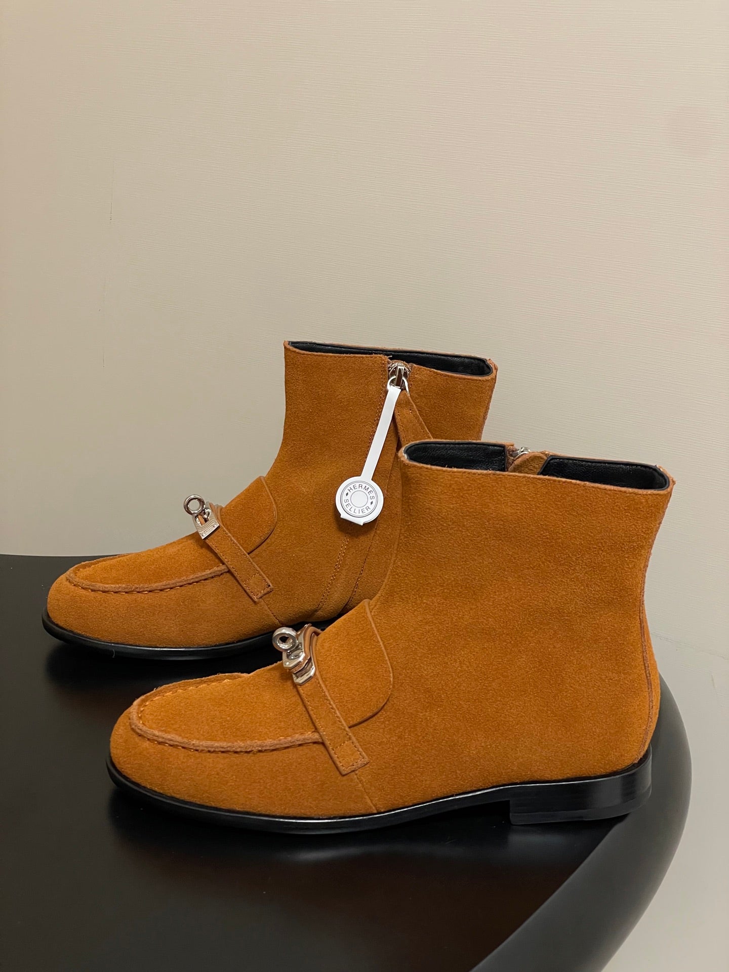 HM  short boots kelly buckle rich burnt orange suede