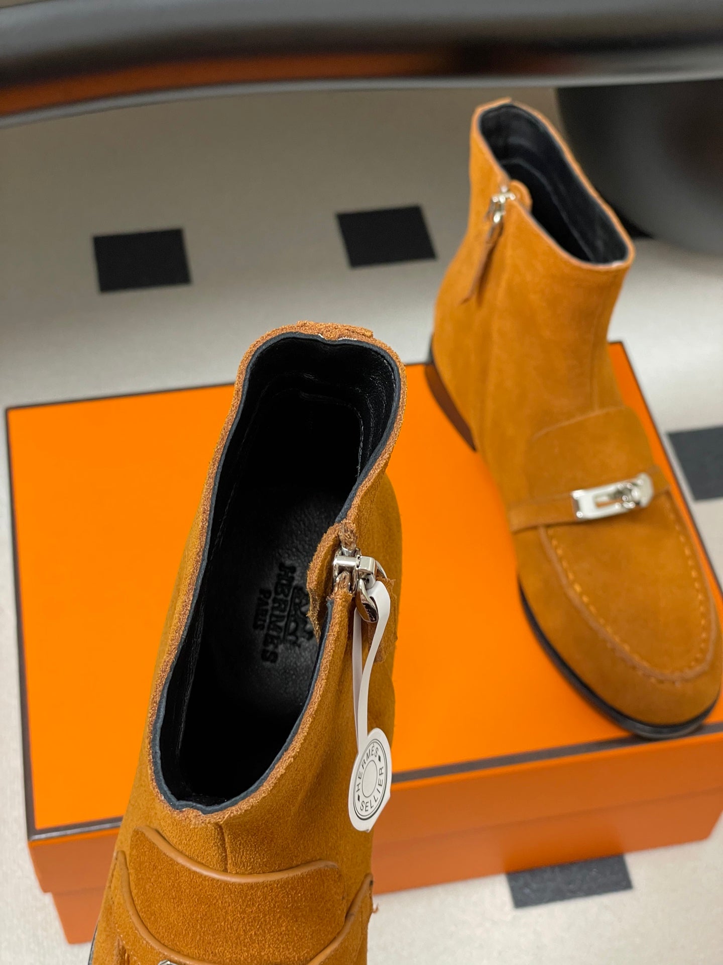 HM  short boots kelly buckle rich burnt orange suede