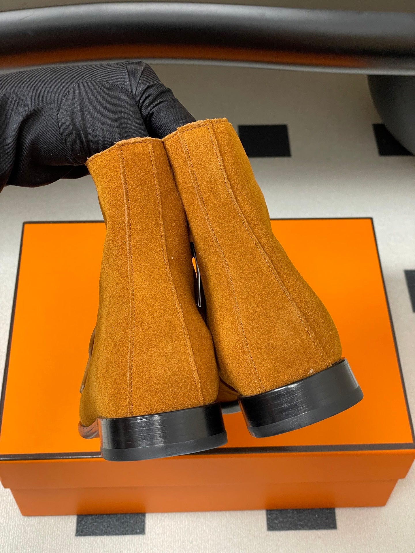 HM  short boots kelly buckle rich burnt orange suede