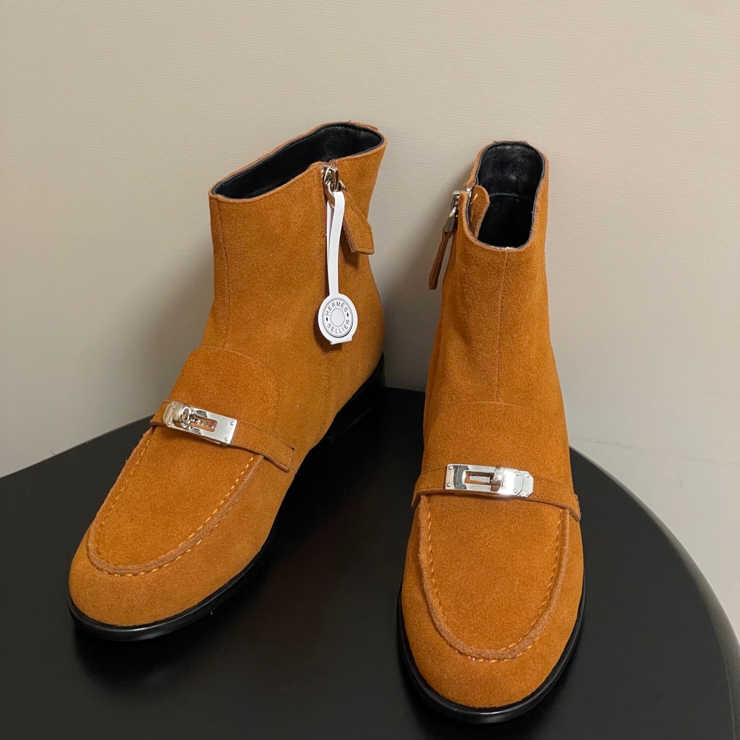 HM  short boots kelly buckle rich burnt orange suede