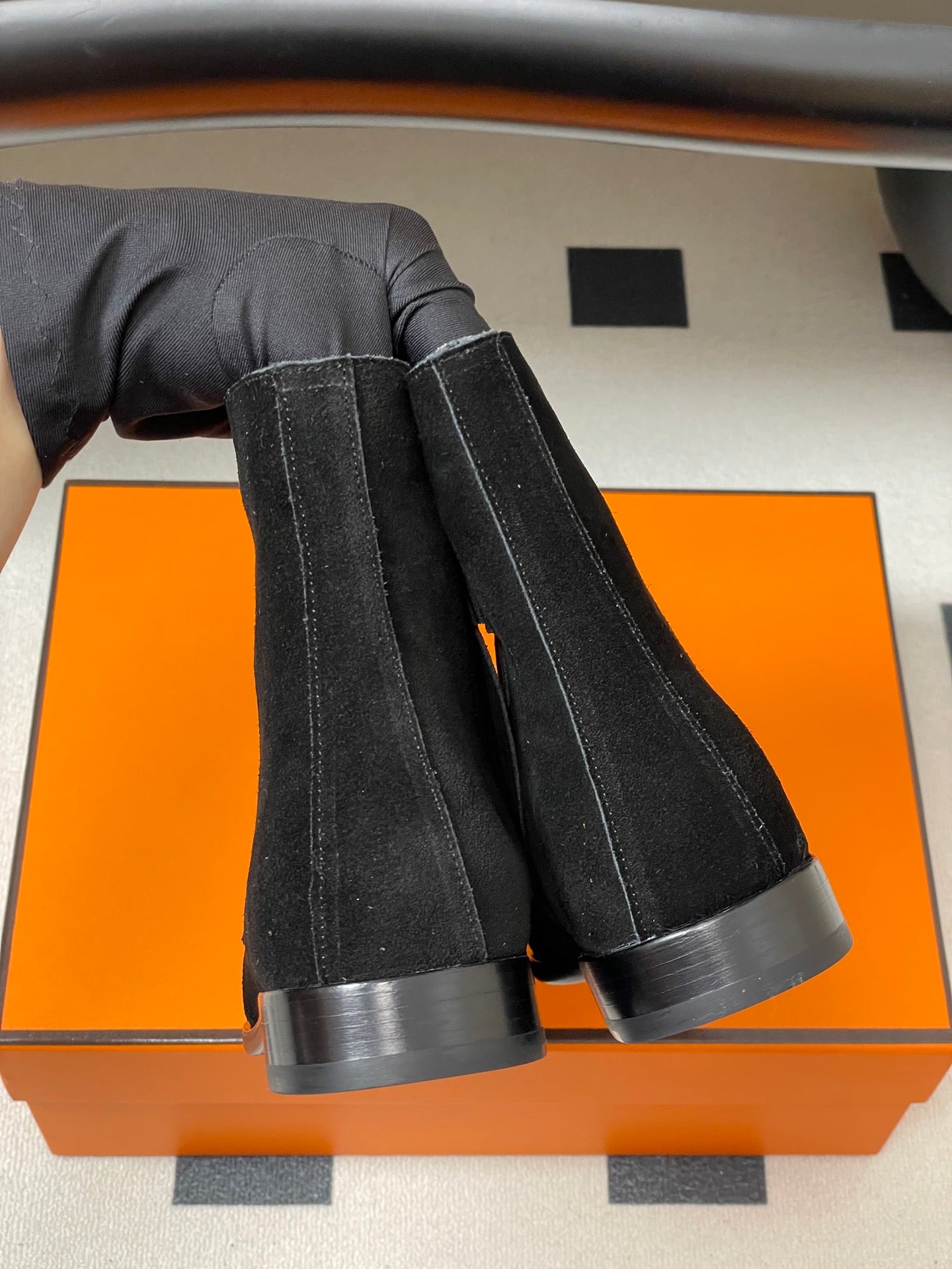 HM  short boots kelly buckle black suede