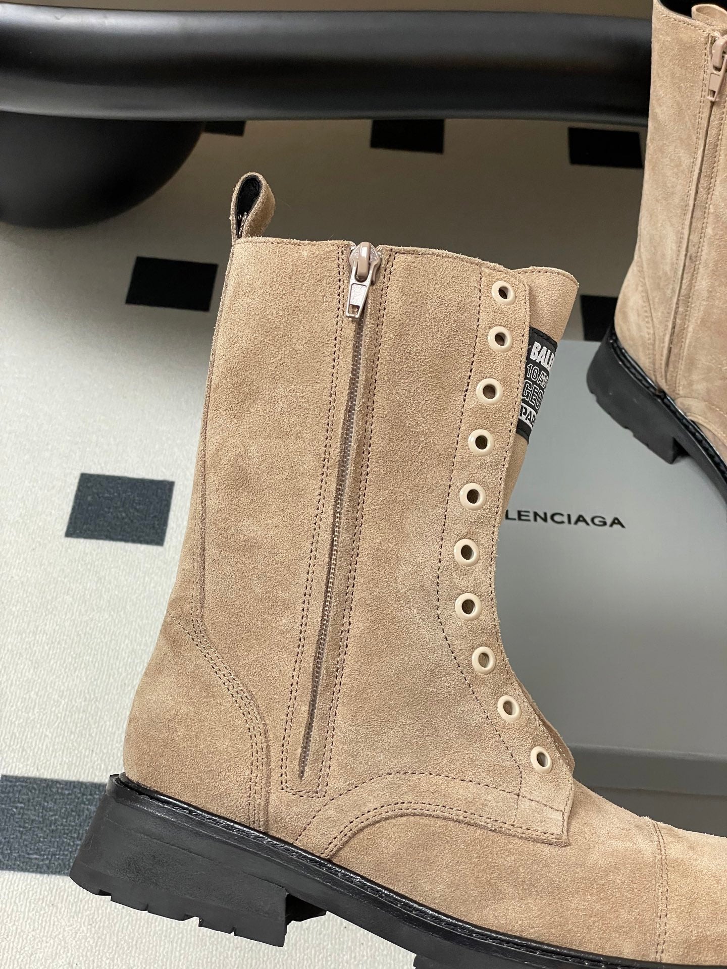 Balenciaga 25ss short boots light beige suede 469071