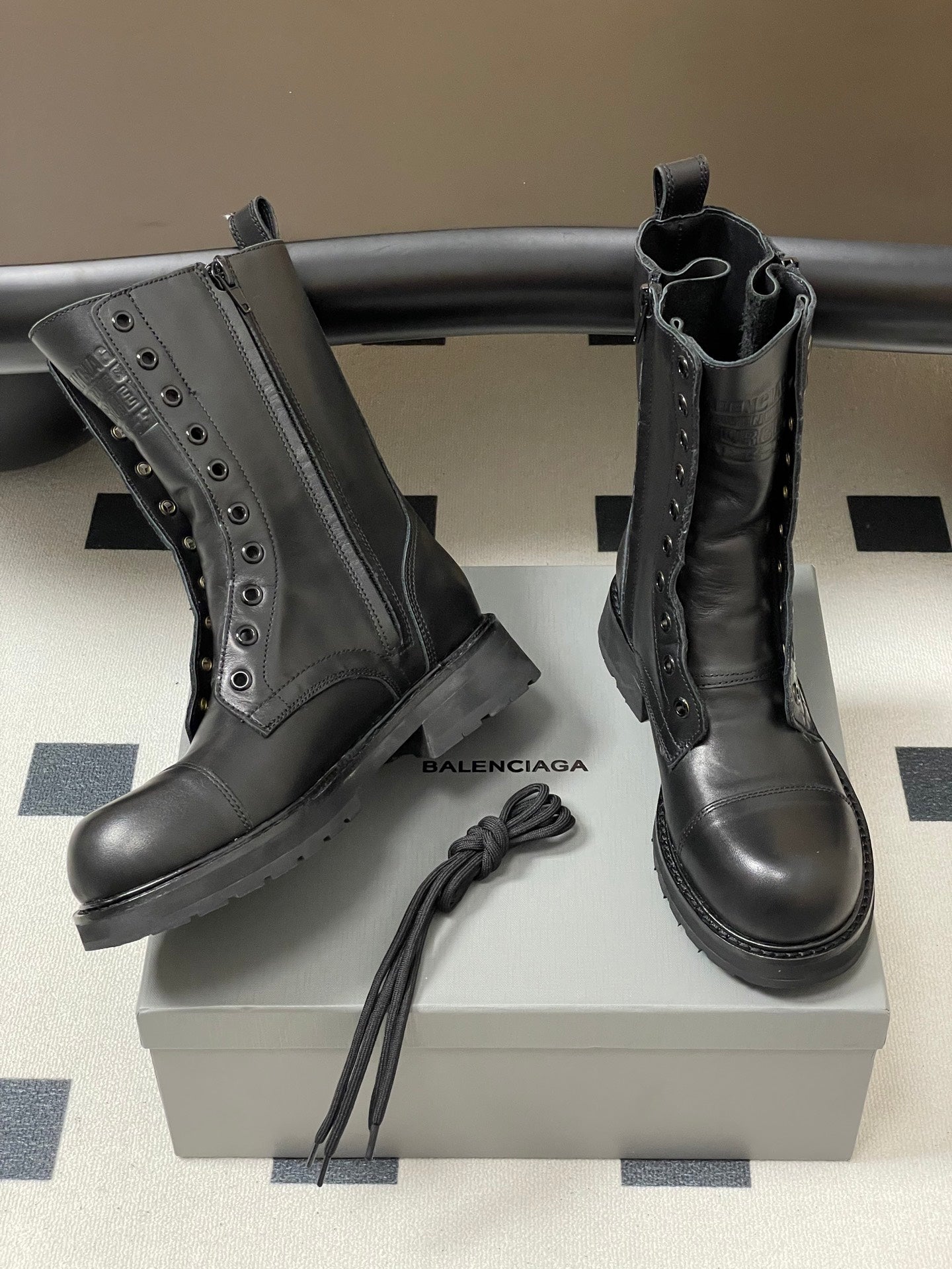 Balenciaga 25ss short boots black sheepskin 469073