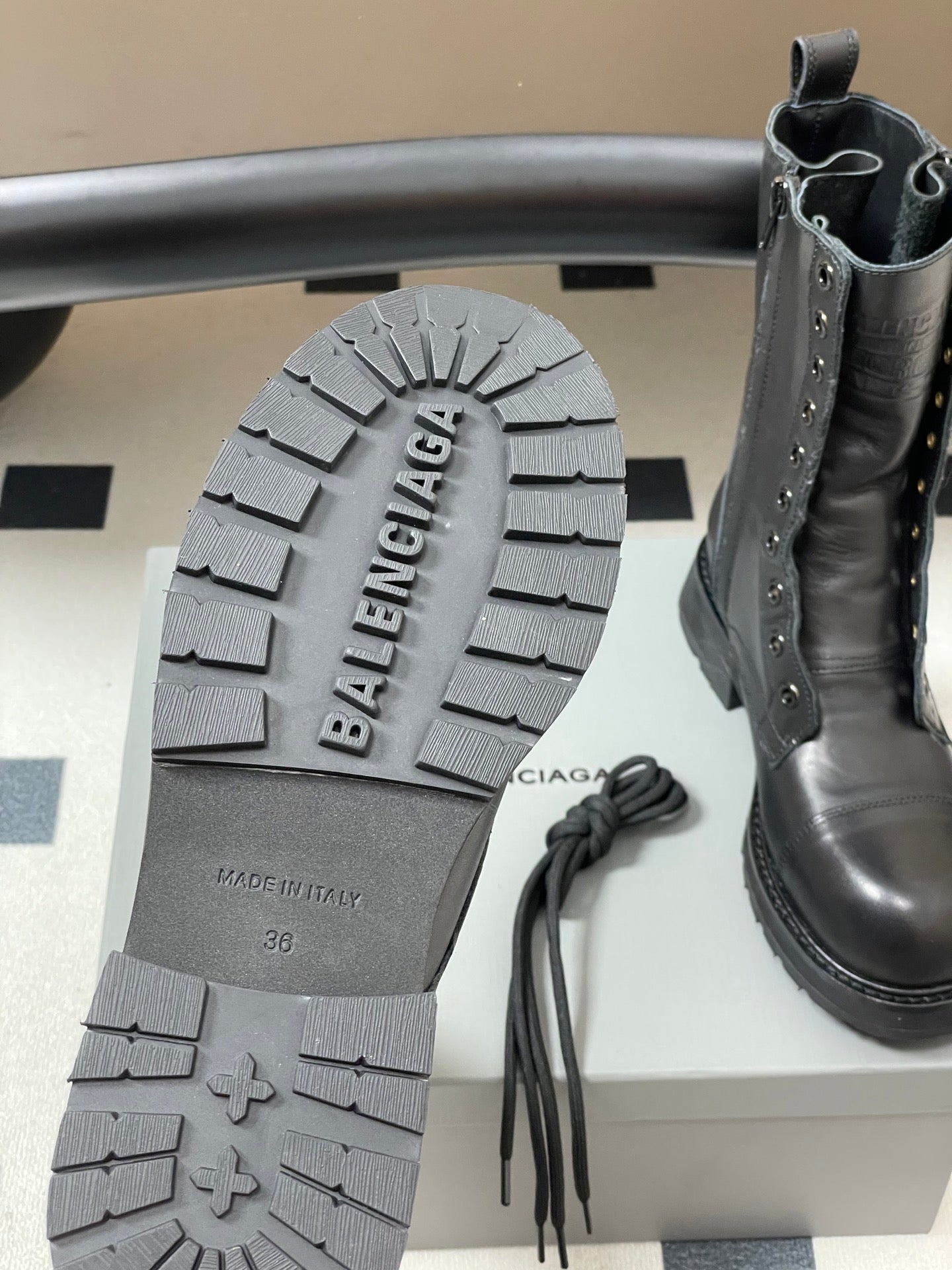Balenciaga 25ss short boots black sheepskin 469073