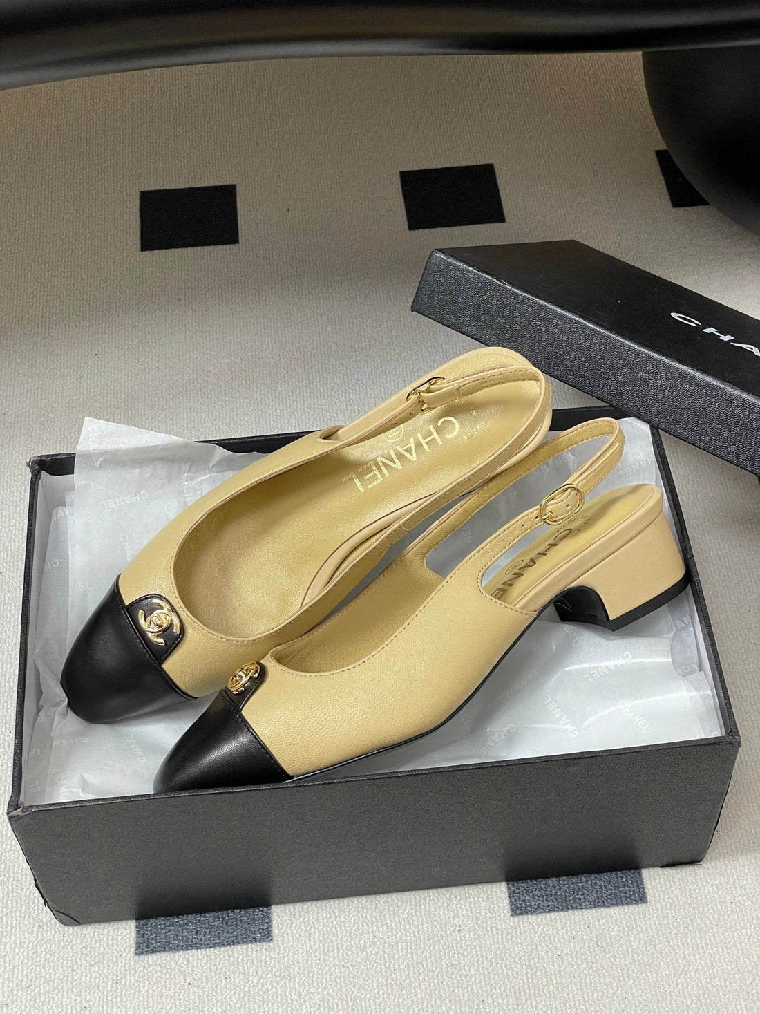 Chanel 25 Slingback 30mm Beige Black Lambskin 473213