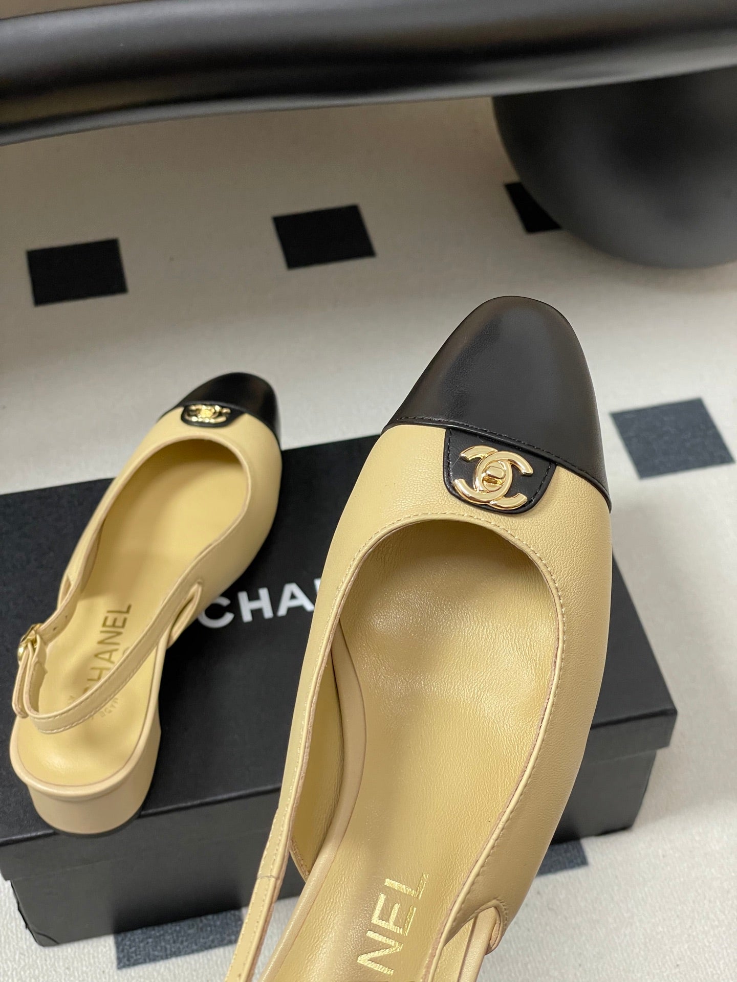 Chanel 25 Slingback 30mm Beige Black Lambskin 473213