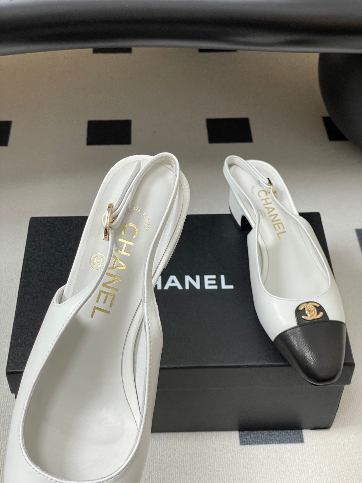 Chanel 25 Slingback 30mm White Black Lambskin 473214