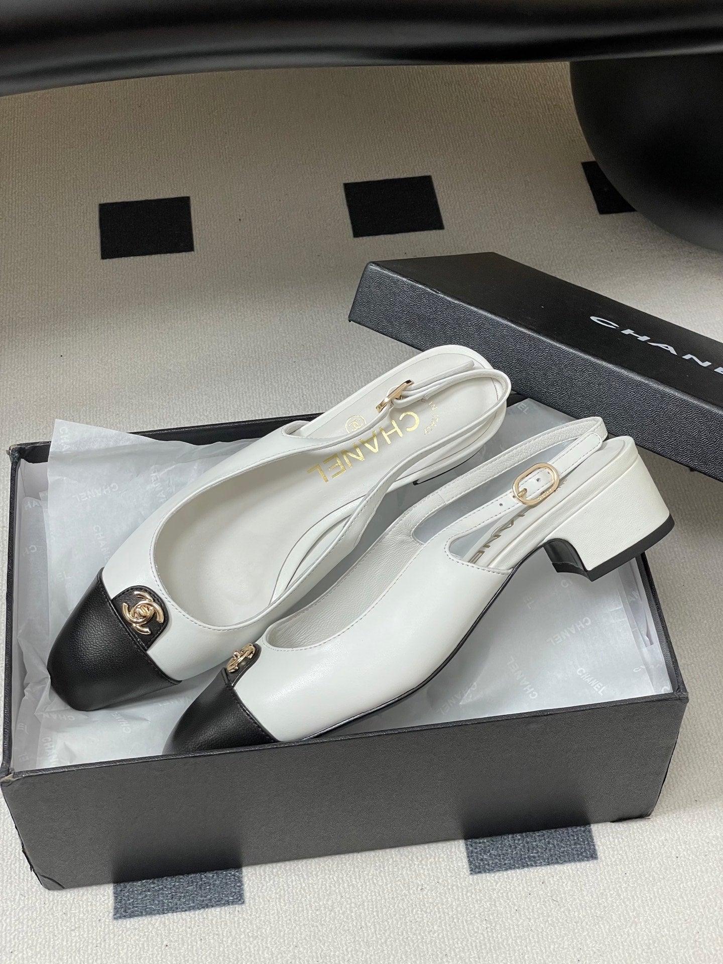 Chanel 25 Slingback 30mm White Black Lambskin 473214